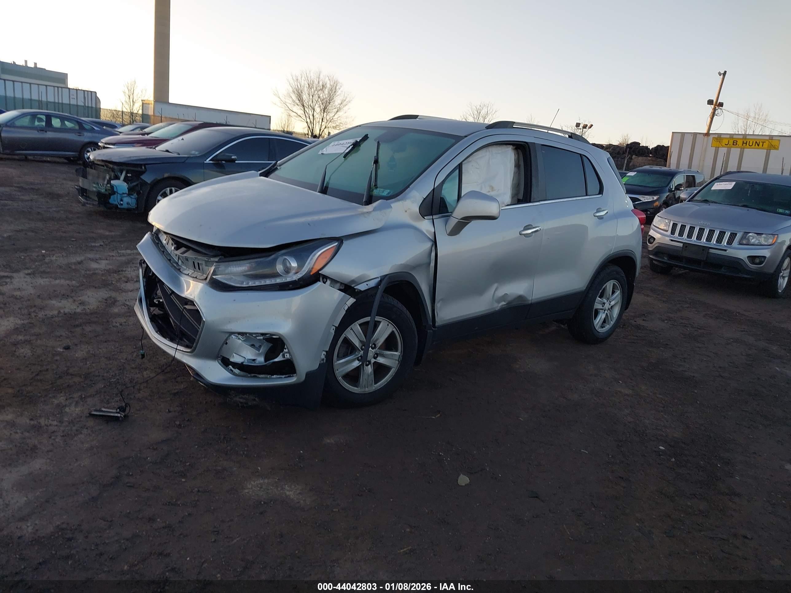 CHEVROLET TRAX image 2
