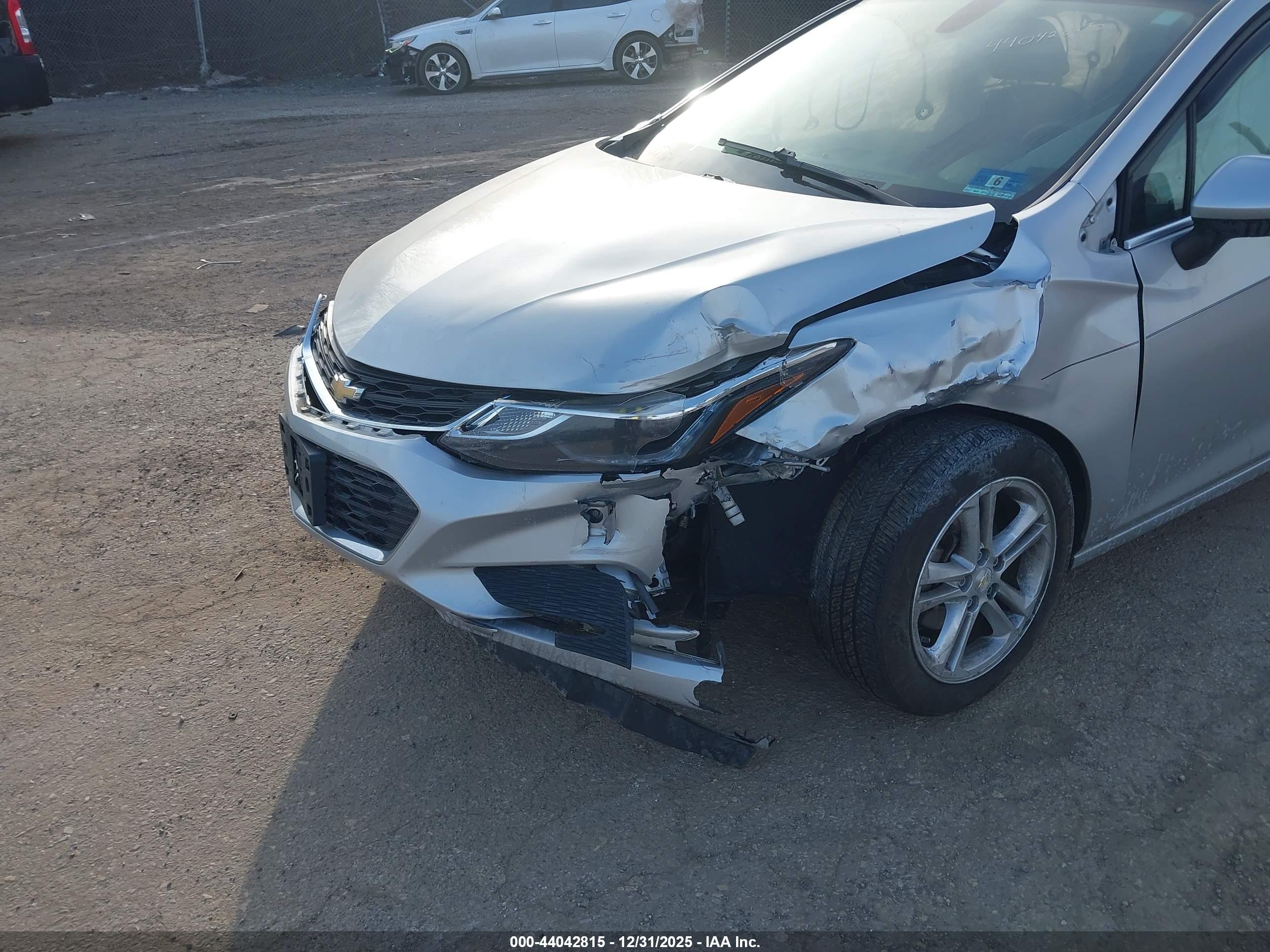 CHEVROLET CRUZE image 6