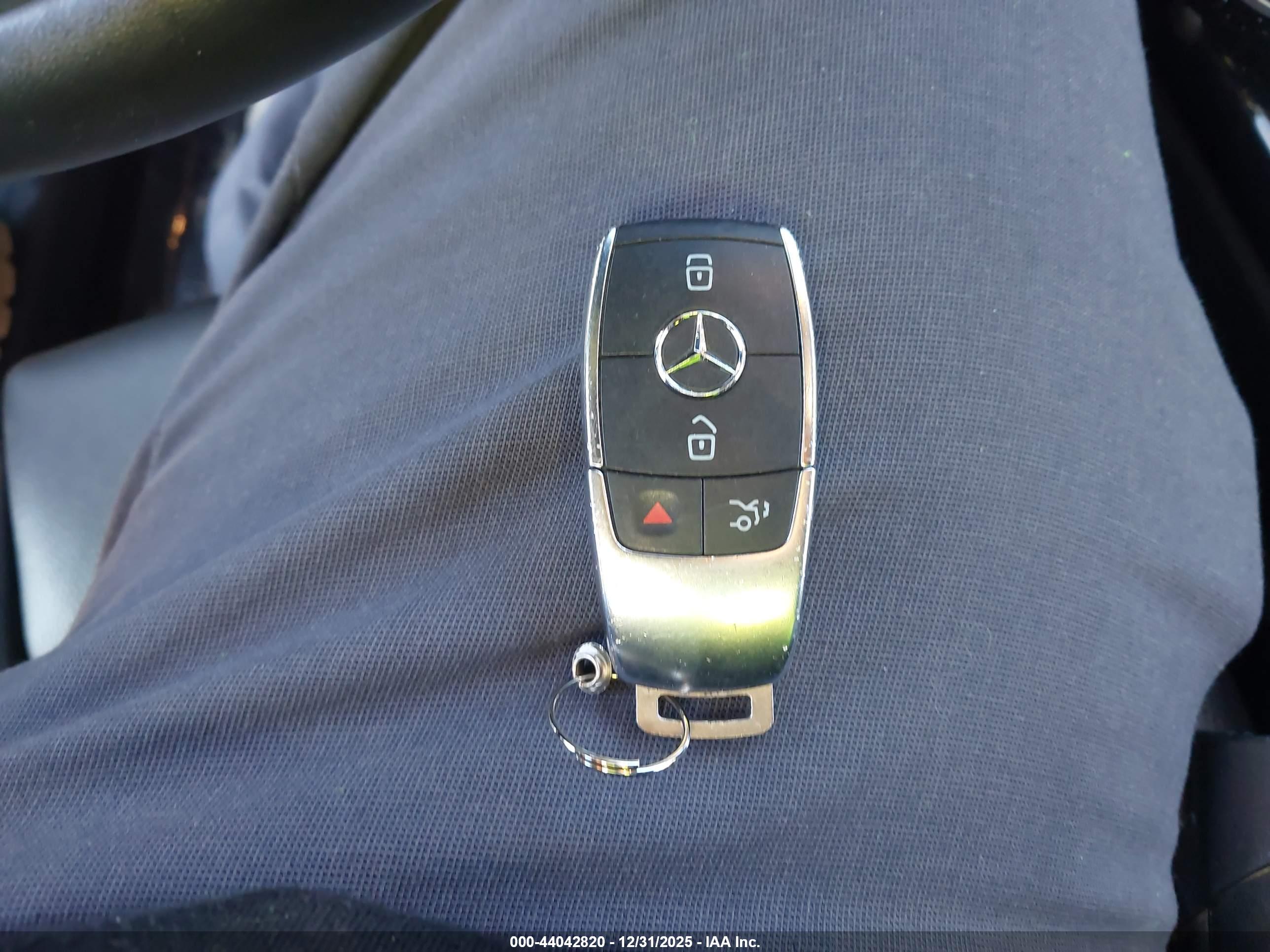 MERCEDES-BENZ CLA image 11