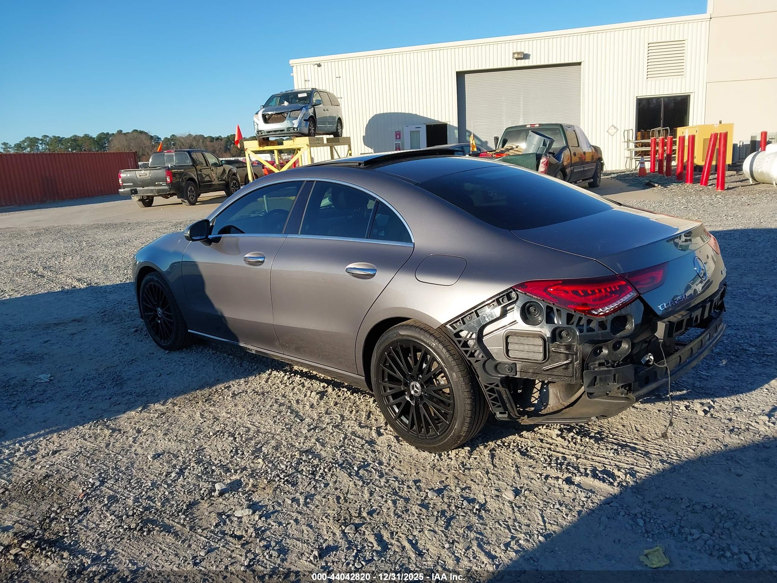 MERCEDES-BENZ CLA image 3