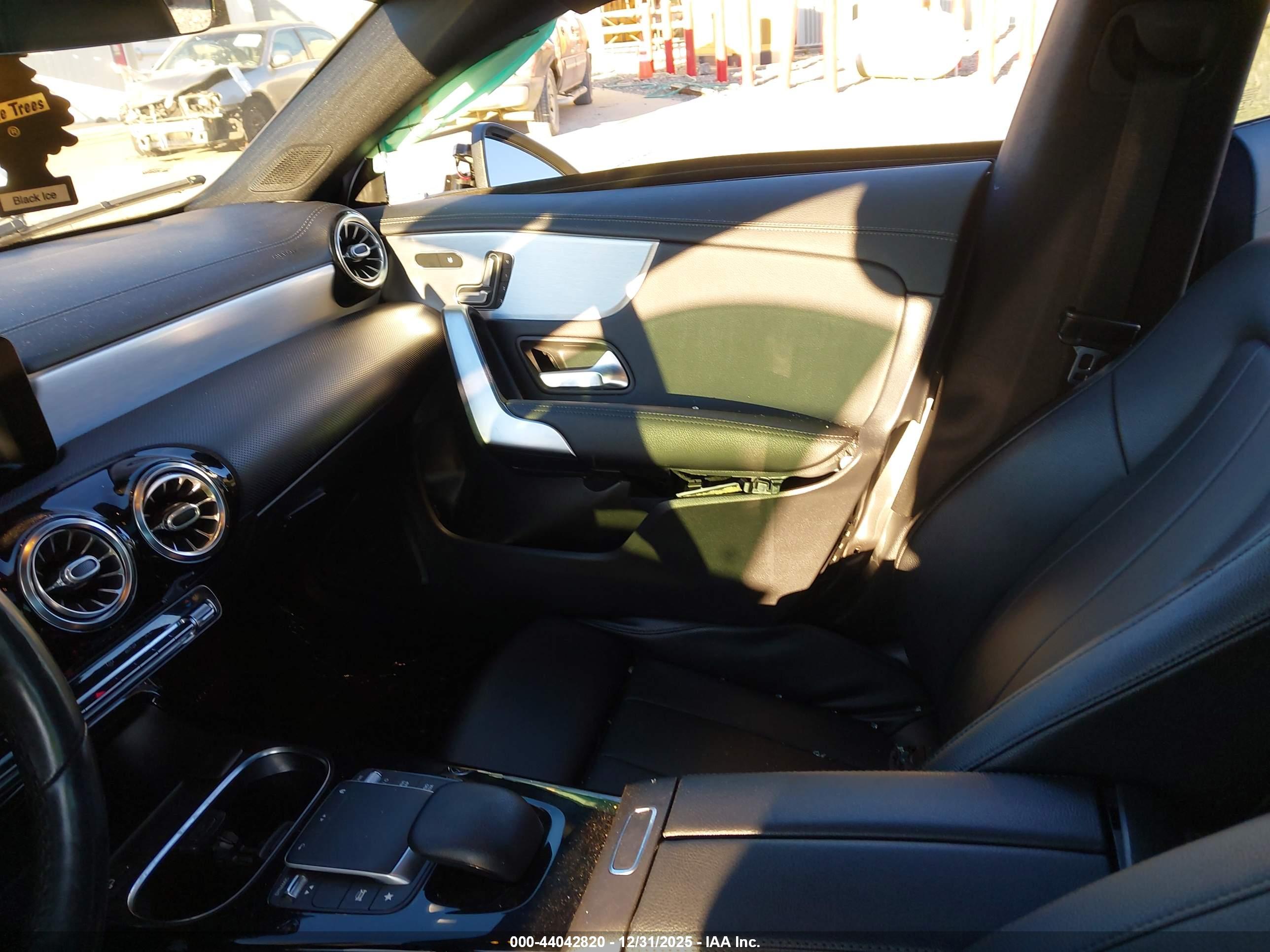 MERCEDES-BENZ CLA image 5