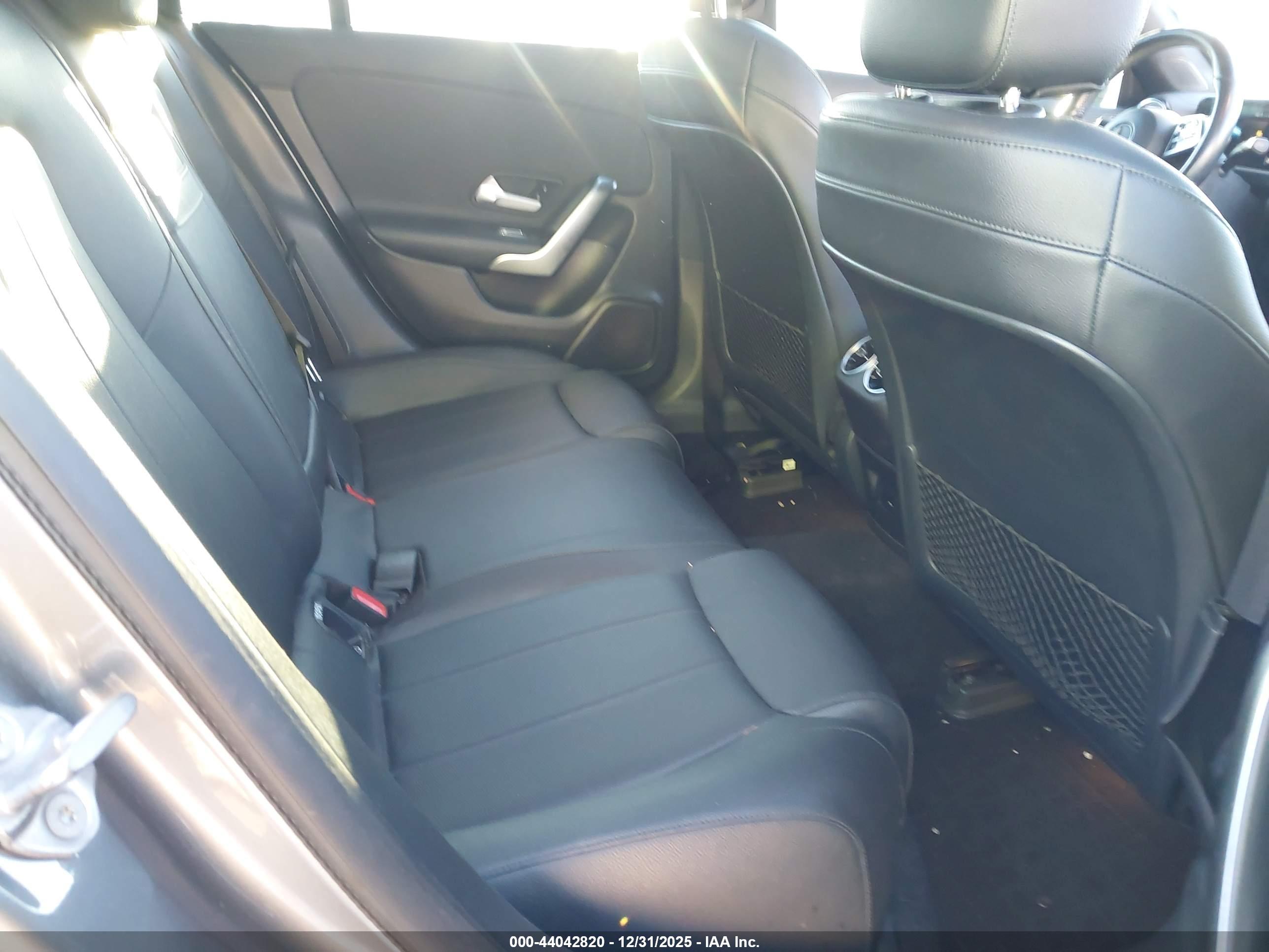MERCEDES-BENZ CLA image 8
