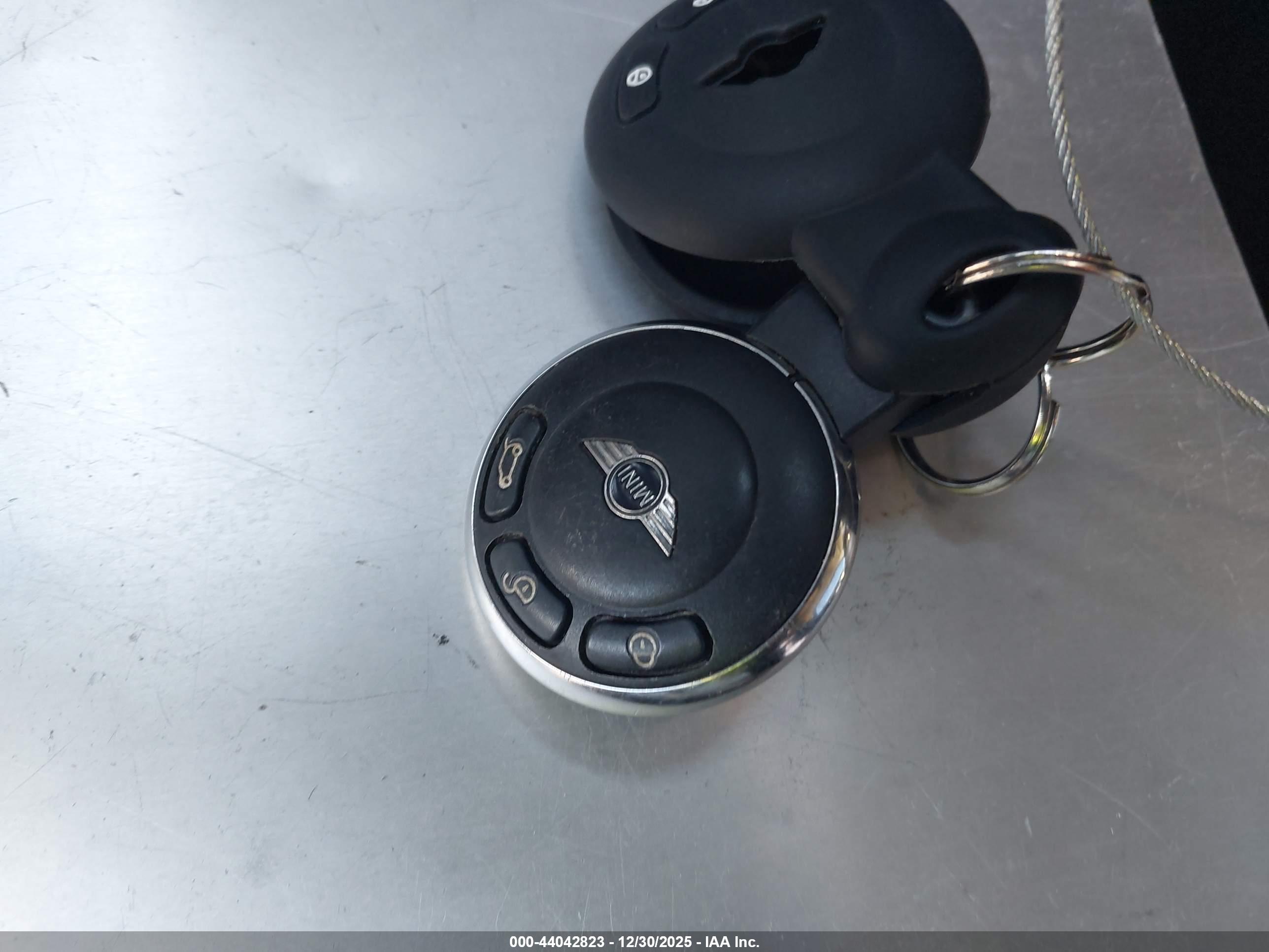 MINI COUNTRYMAN image 11