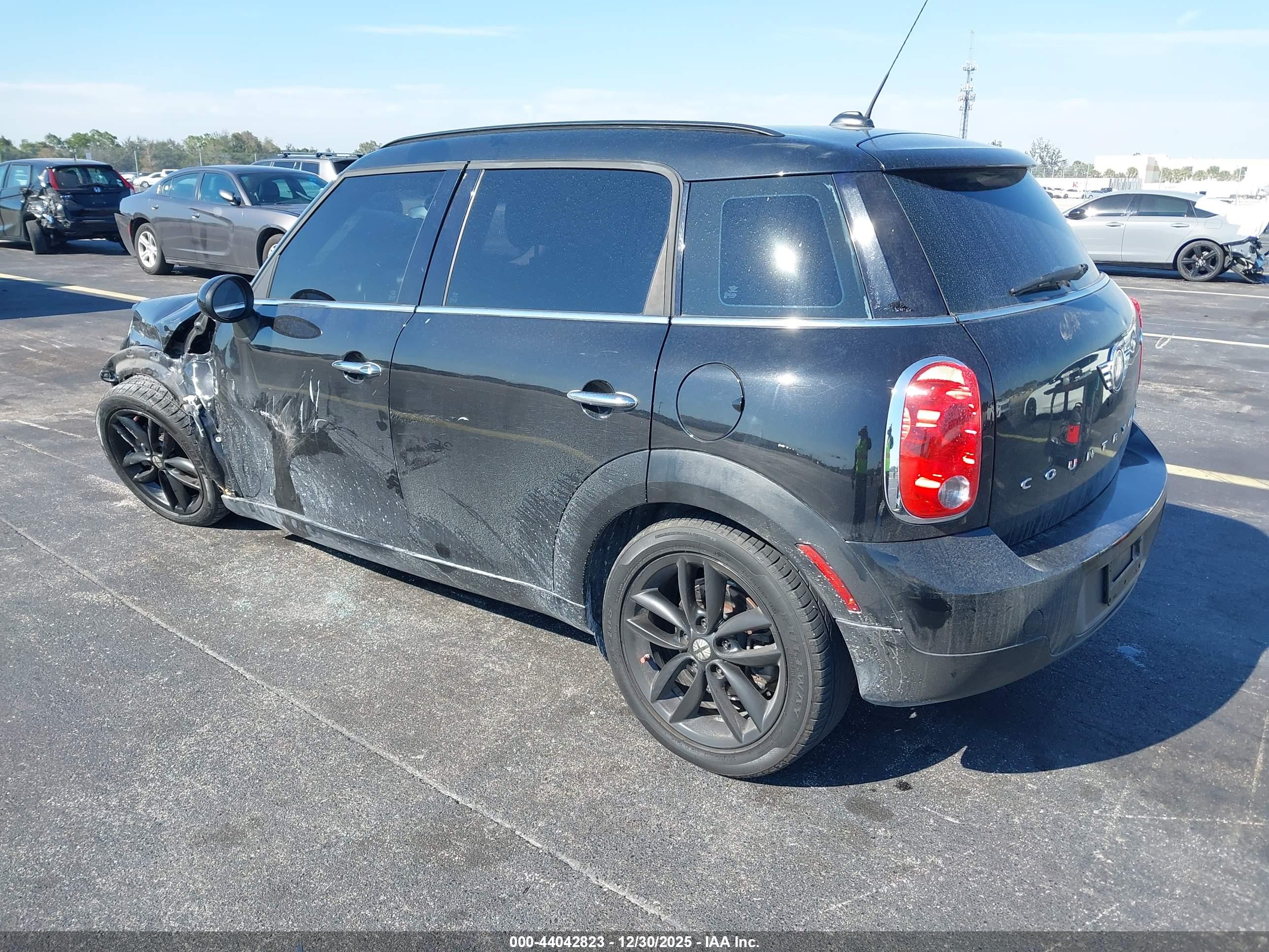 MINI COUNTRYMAN image 3