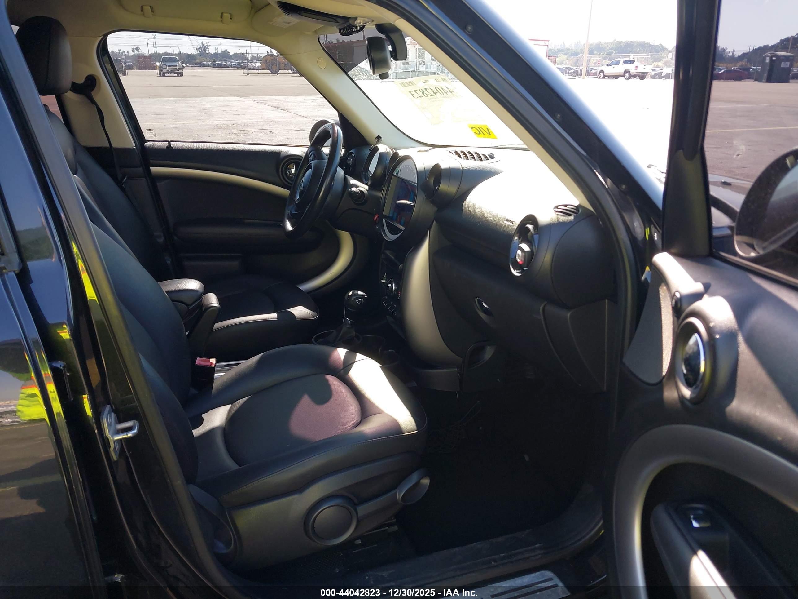 MINI COUNTRYMAN image 5