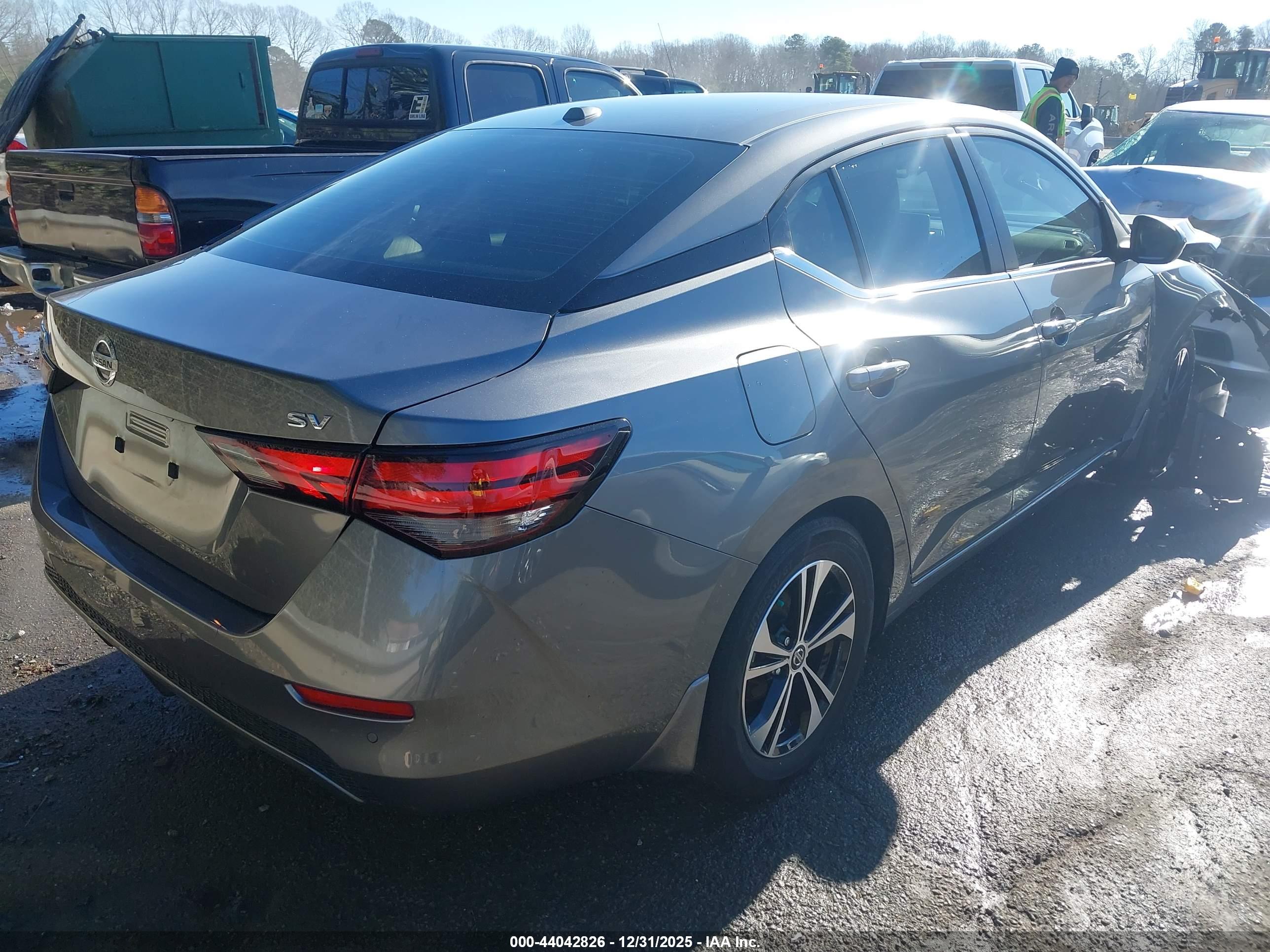 NISSAN SENTRA image 4