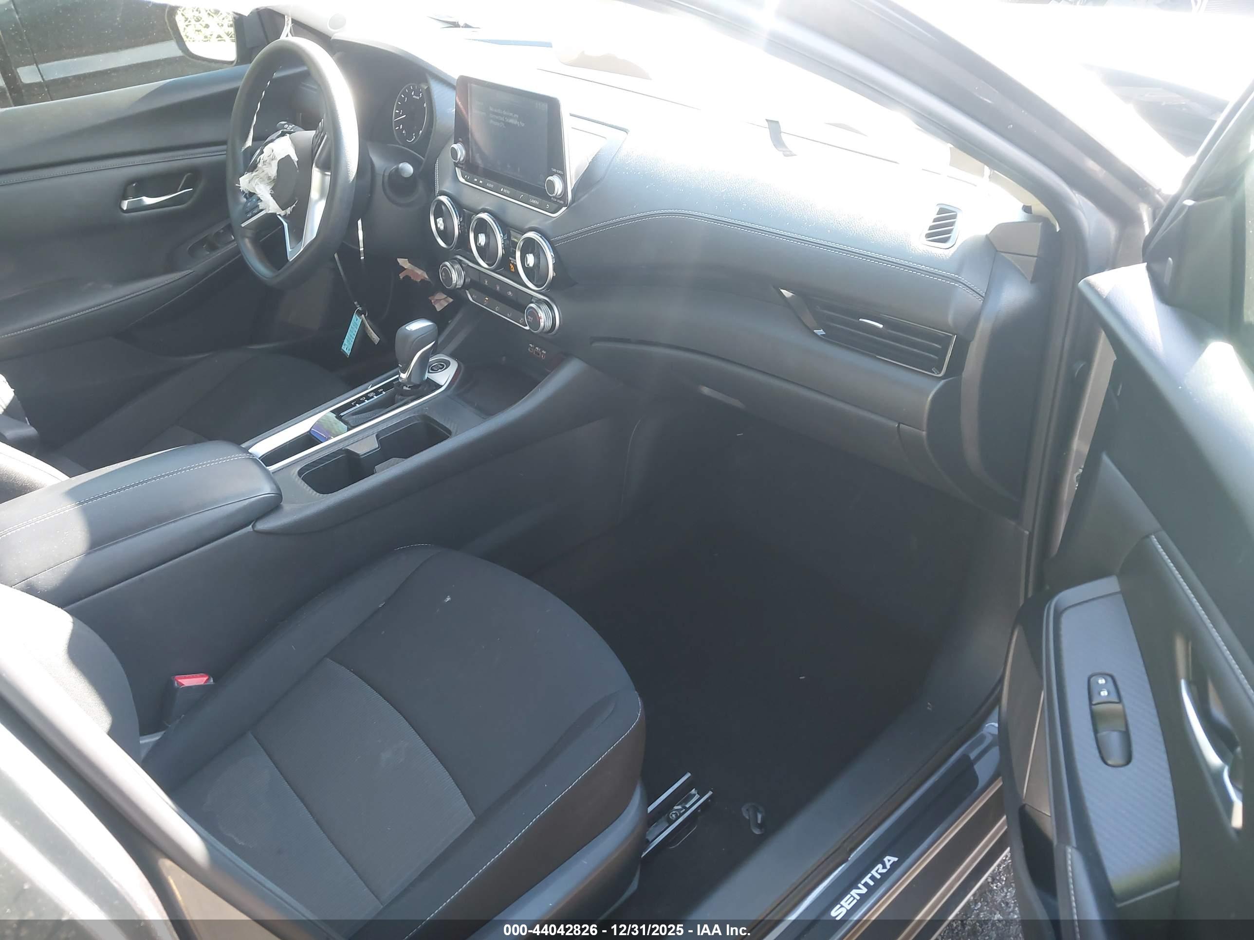 NISSAN SENTRA image 5