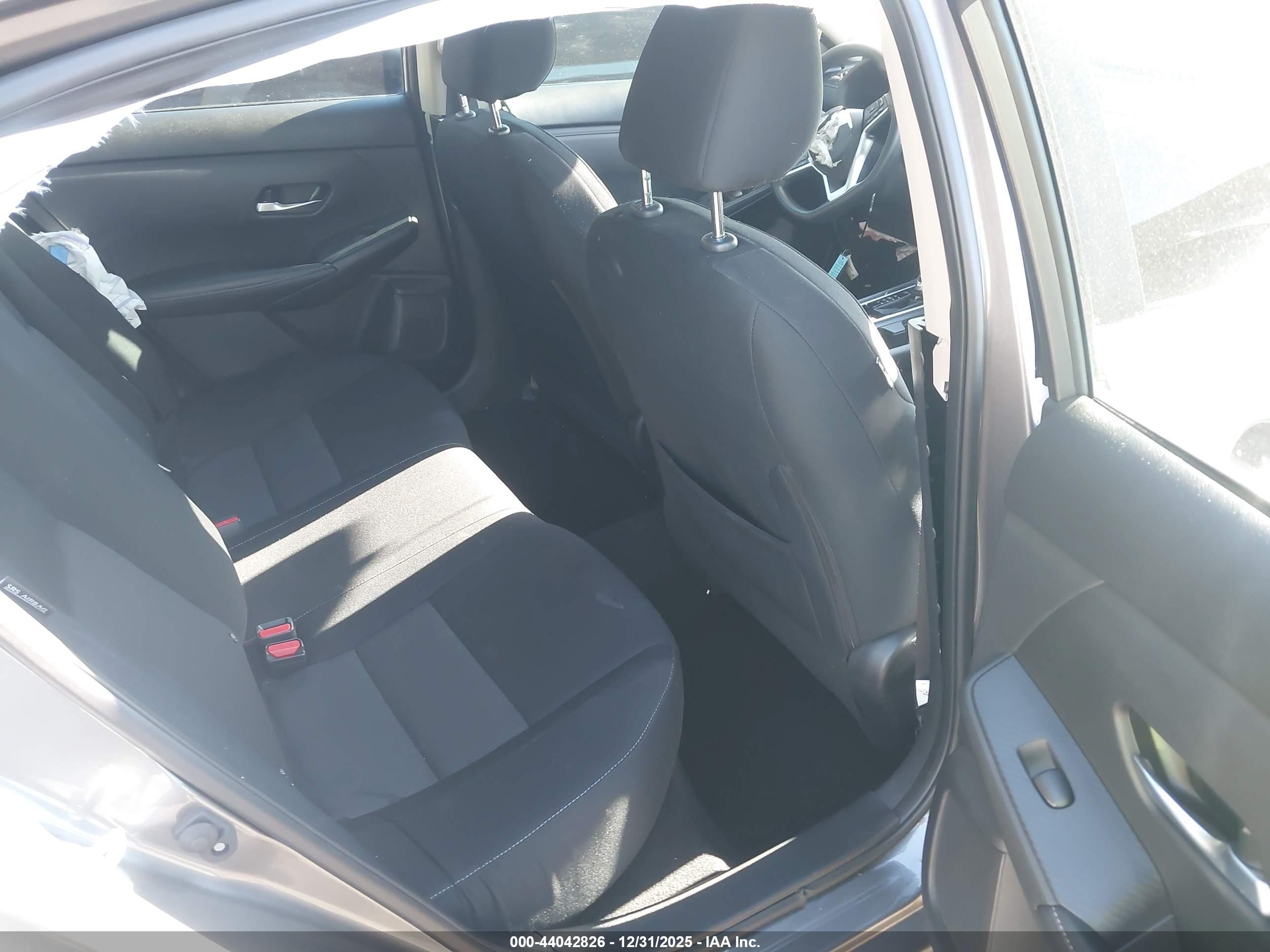 NISSAN SENTRA image 8