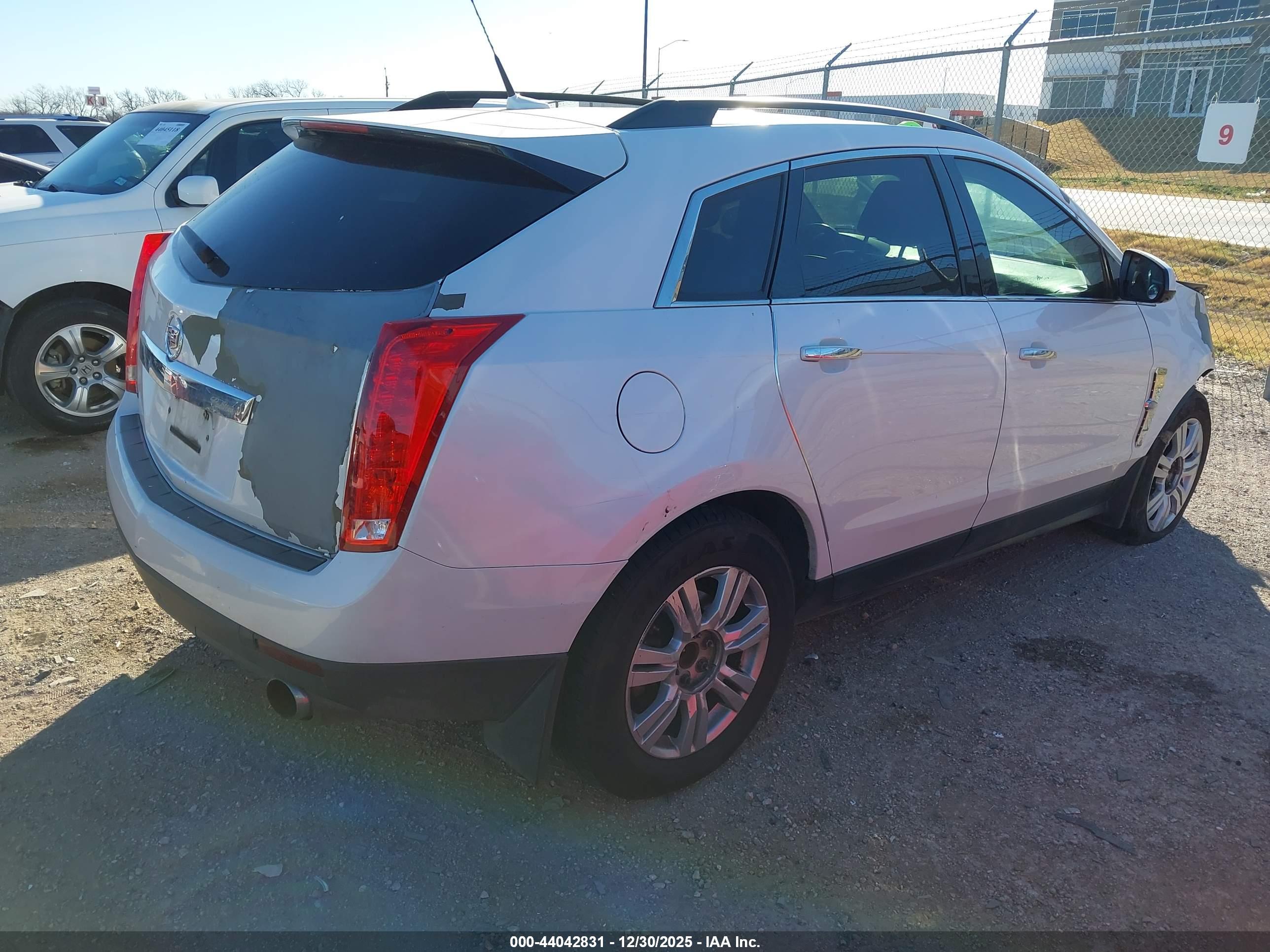 CADILLAC SRX image 4