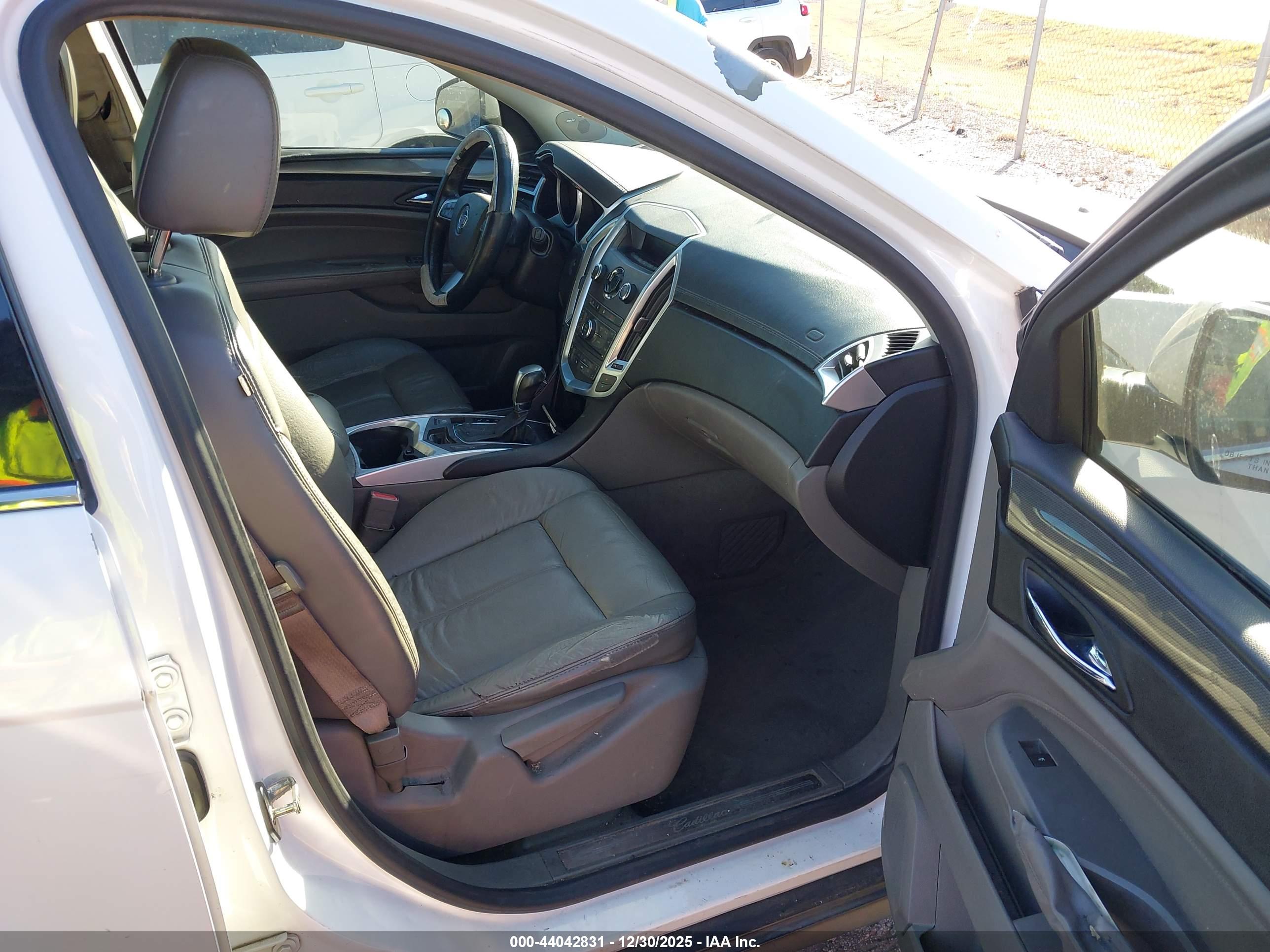 CADILLAC SRX image 5