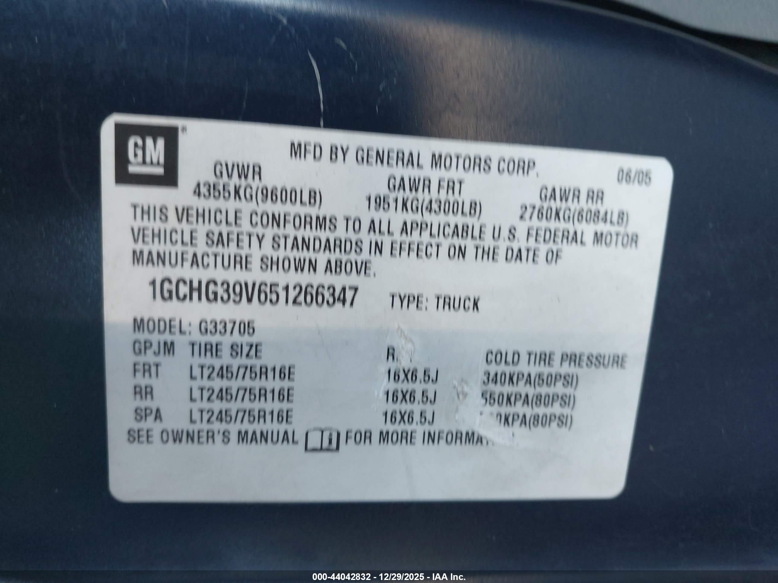 CHEVROLET EXPRESS image 9
