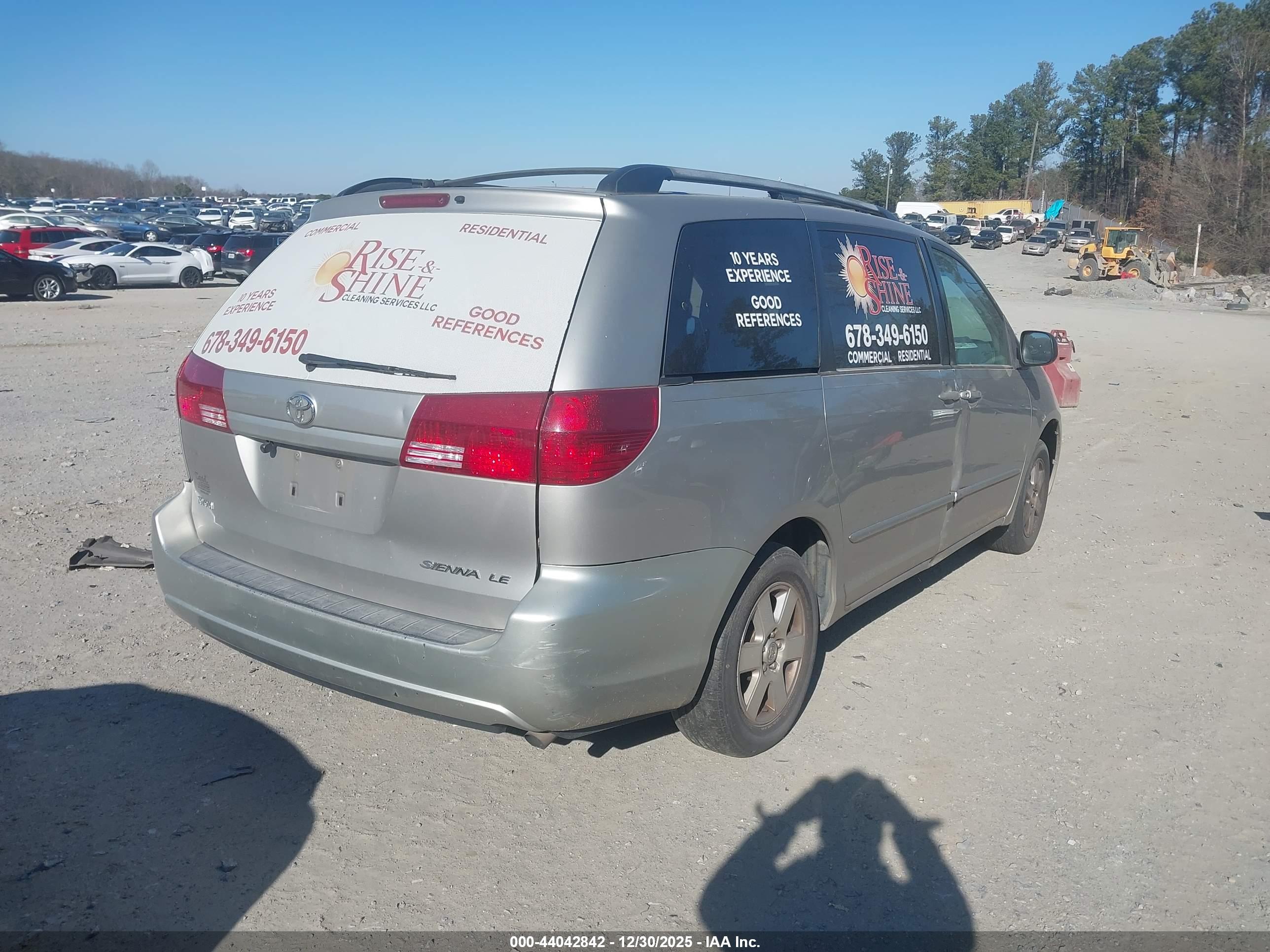 TOYOTA SIENNA image 4