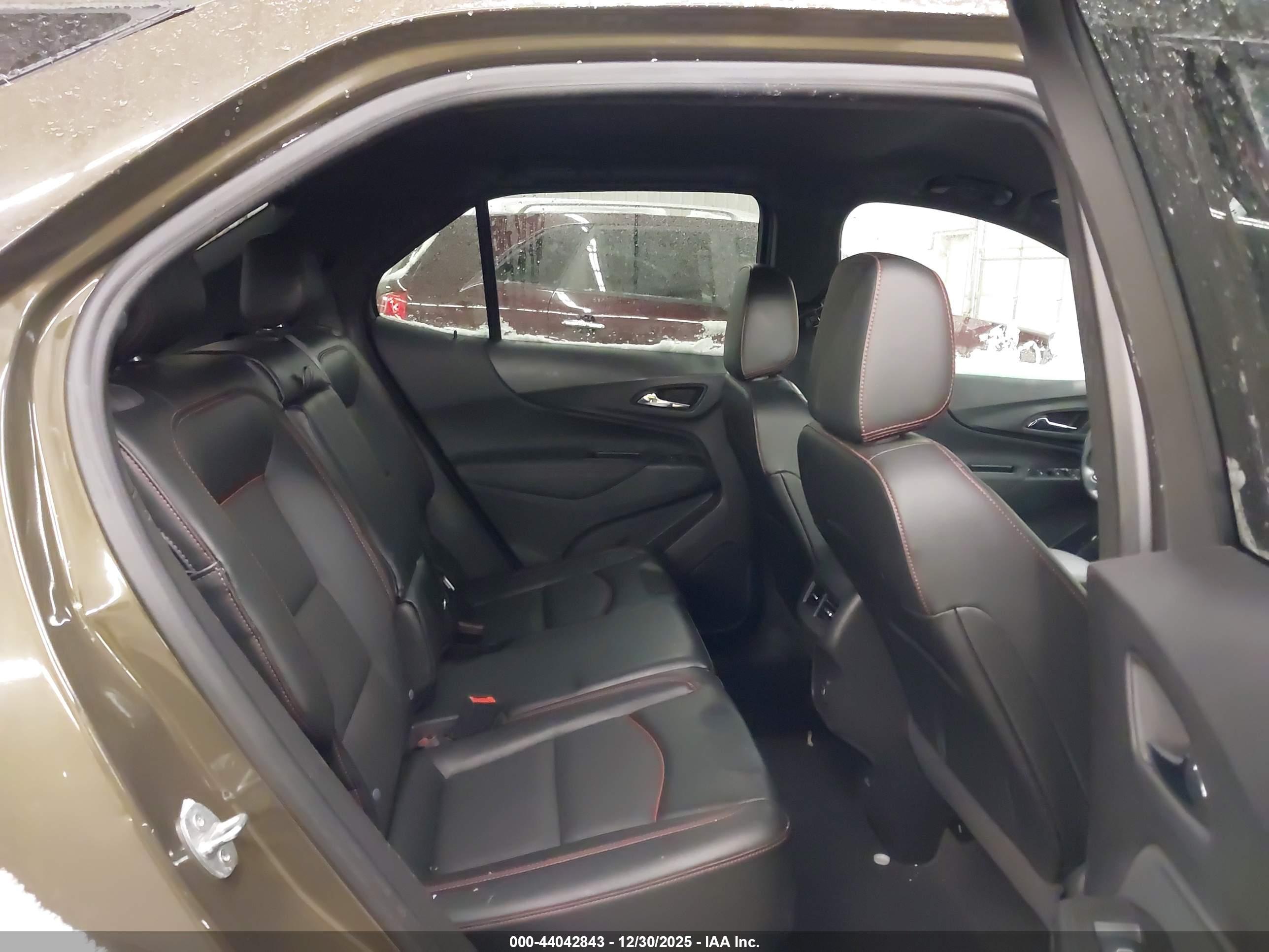 CHEVROLET EQUINOX image 8