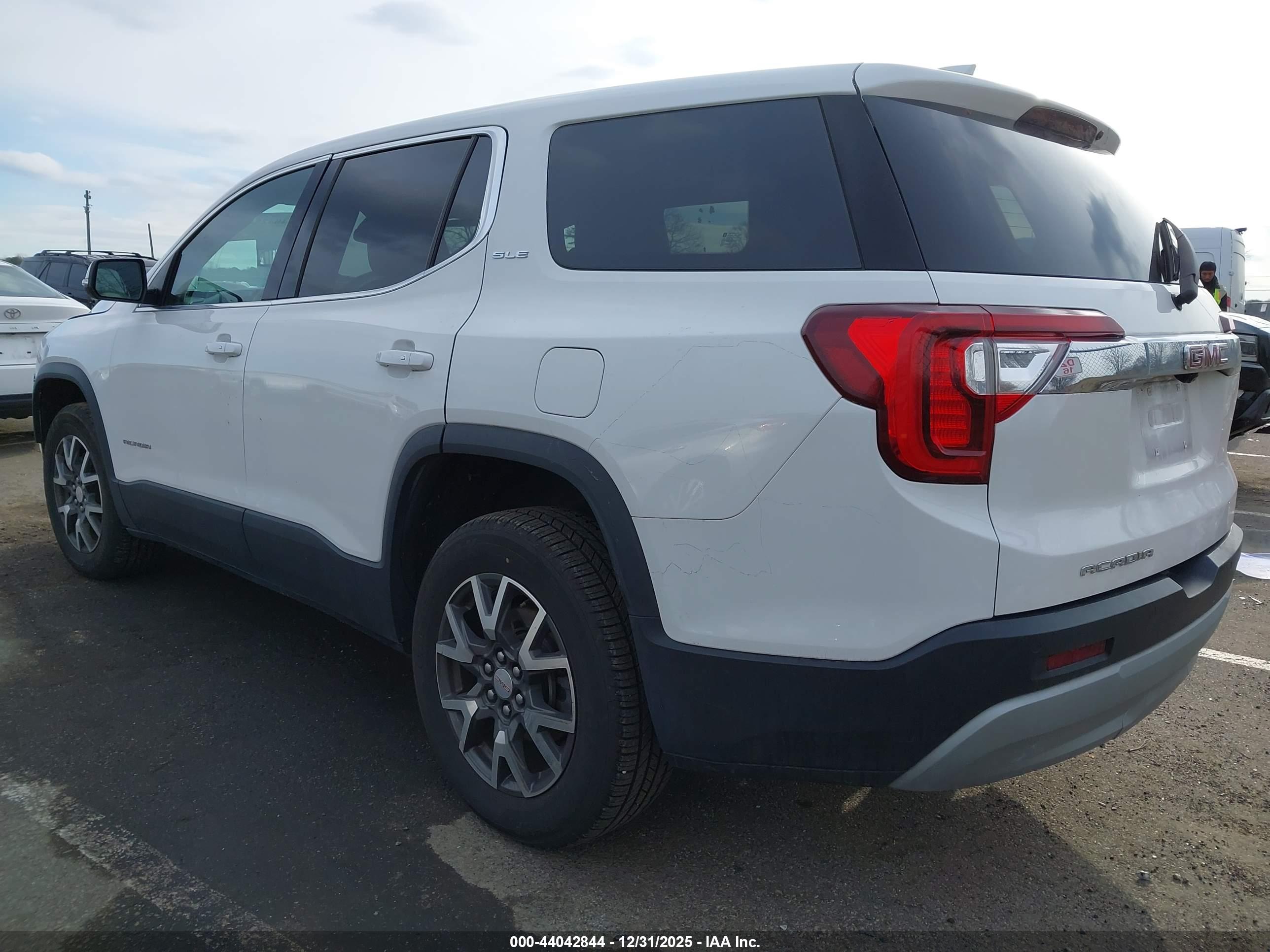 GMC ACADIA image 3