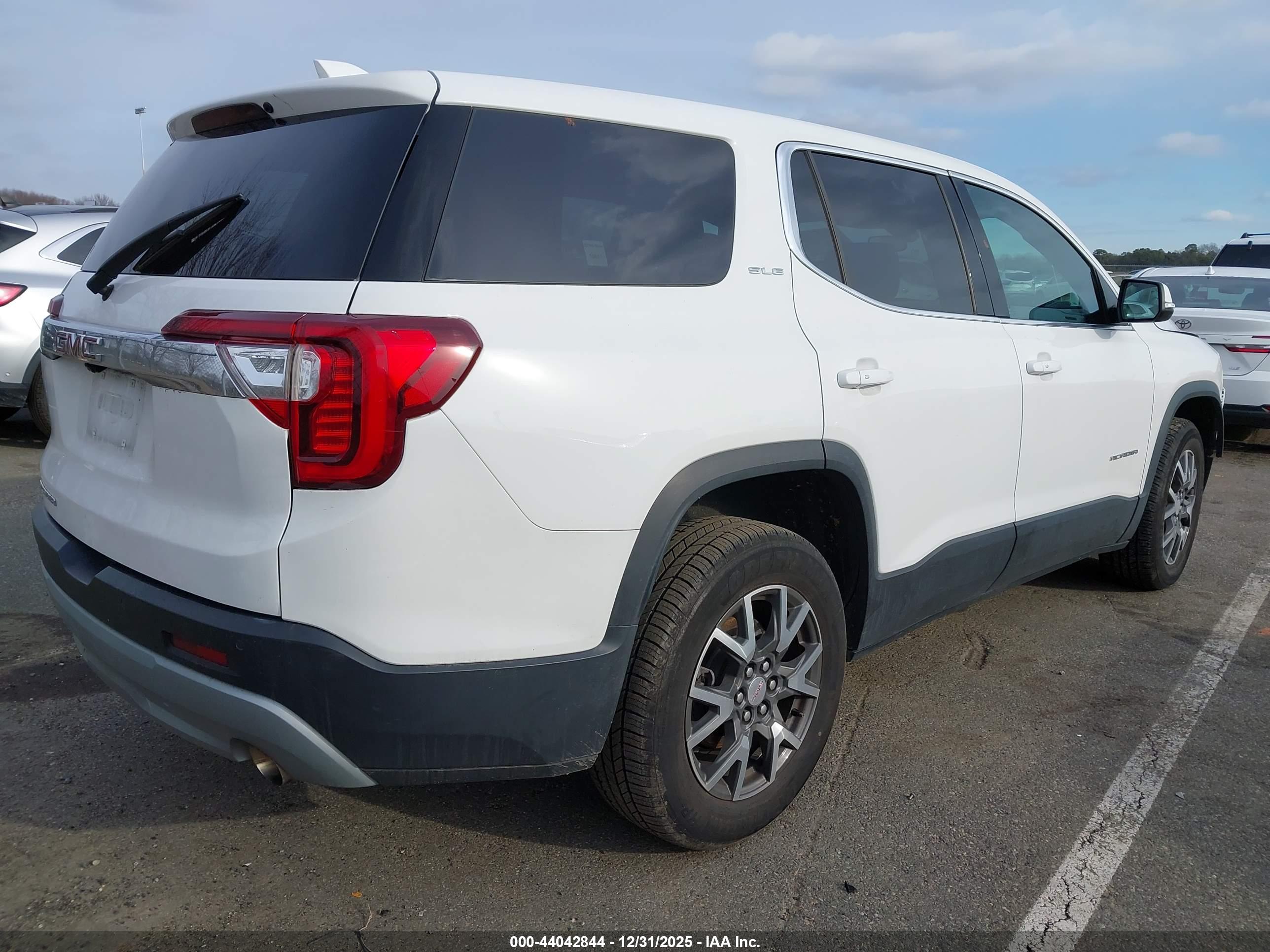 GMC ACADIA image 4