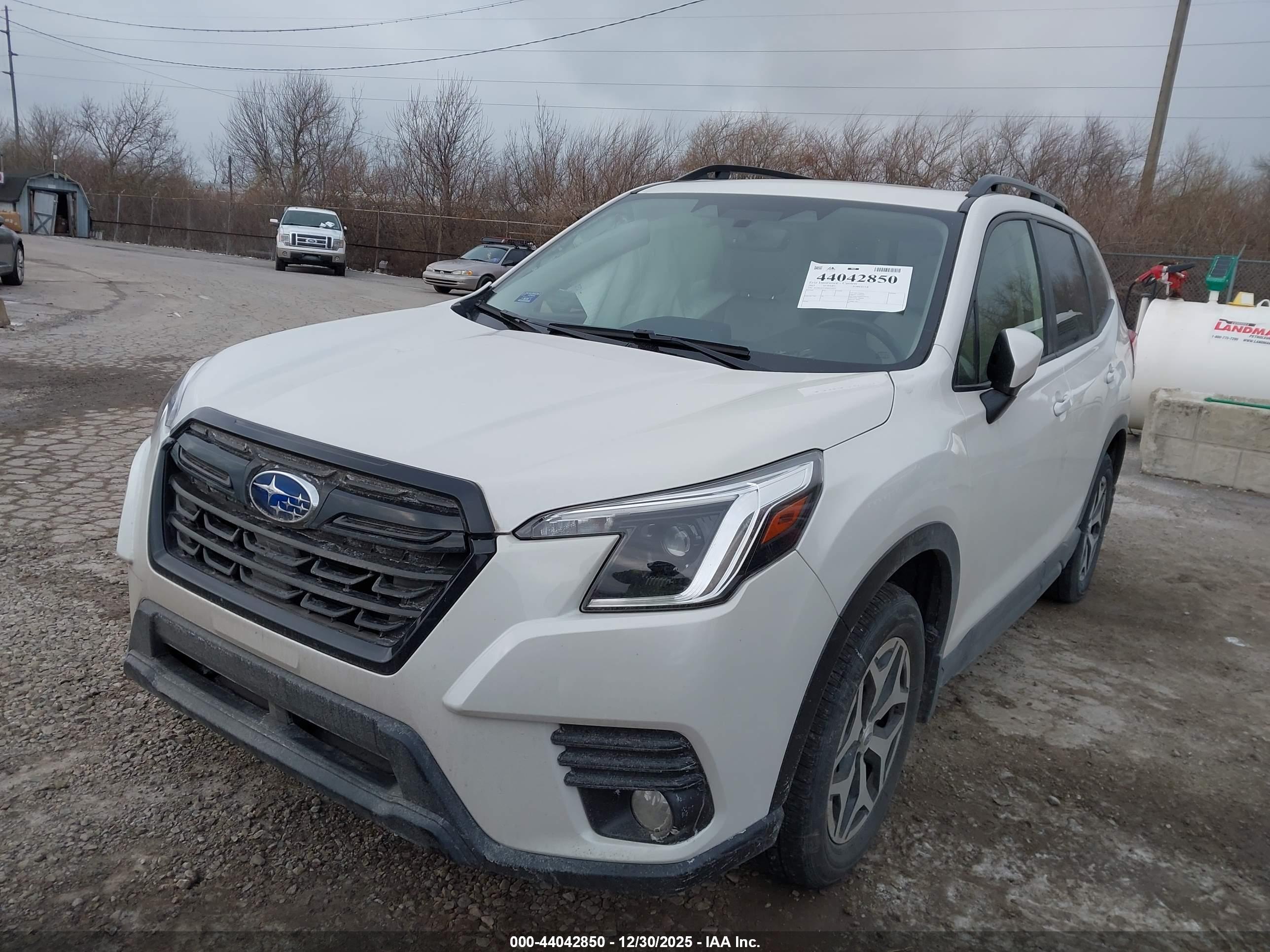 SUBARU FORESTER image 2
