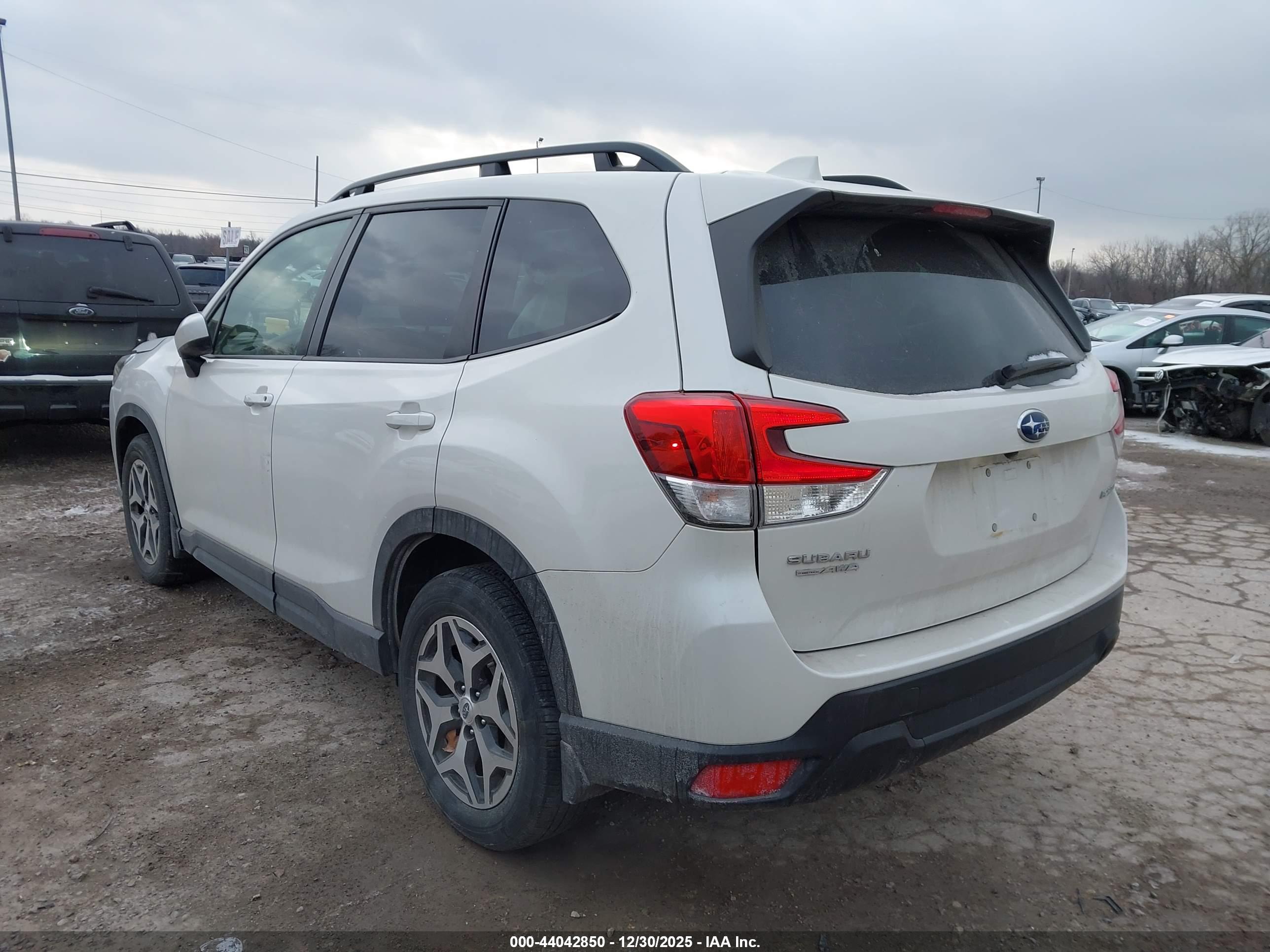 SUBARU FORESTER image 3