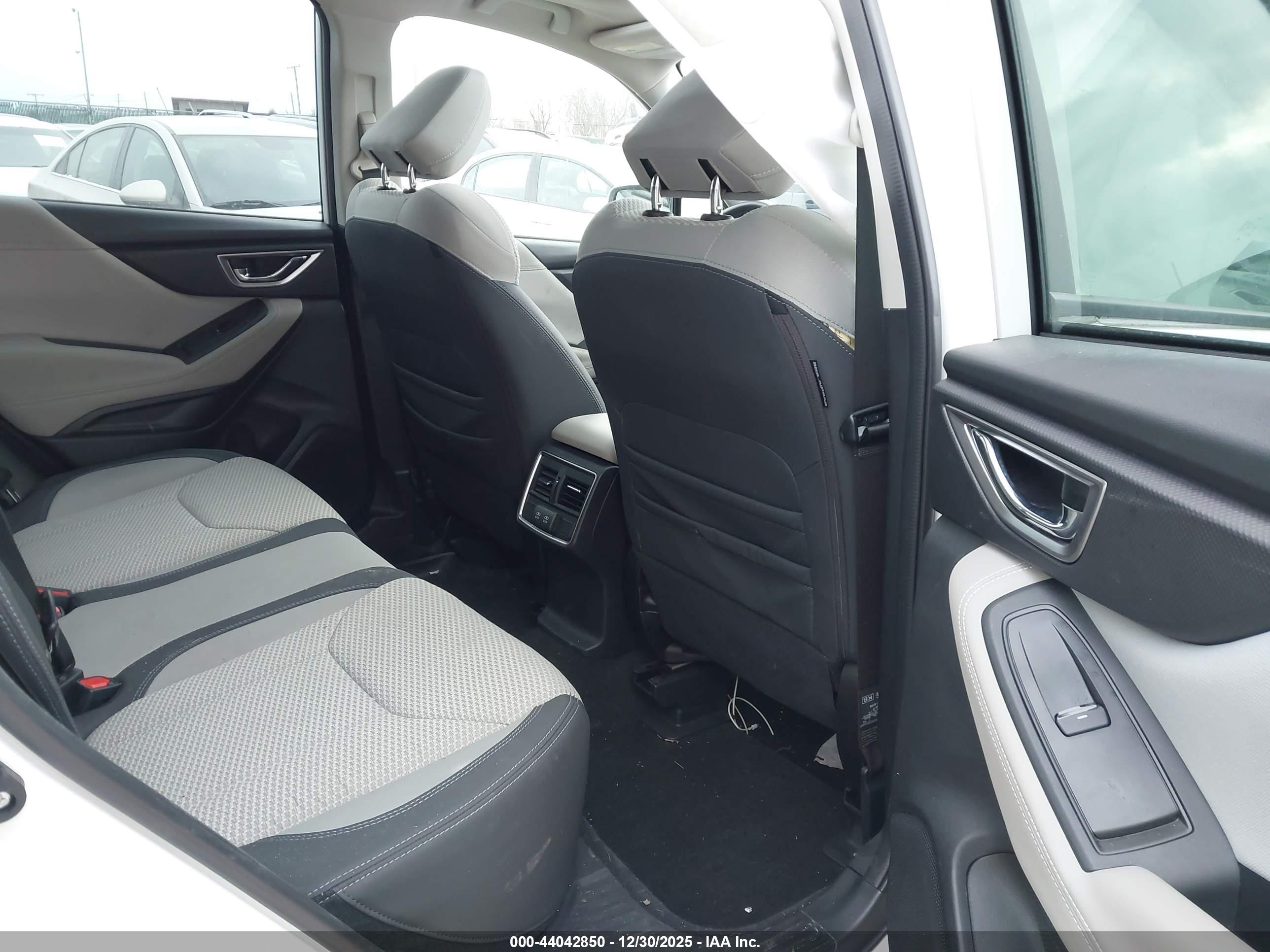 SUBARU FORESTER image 8