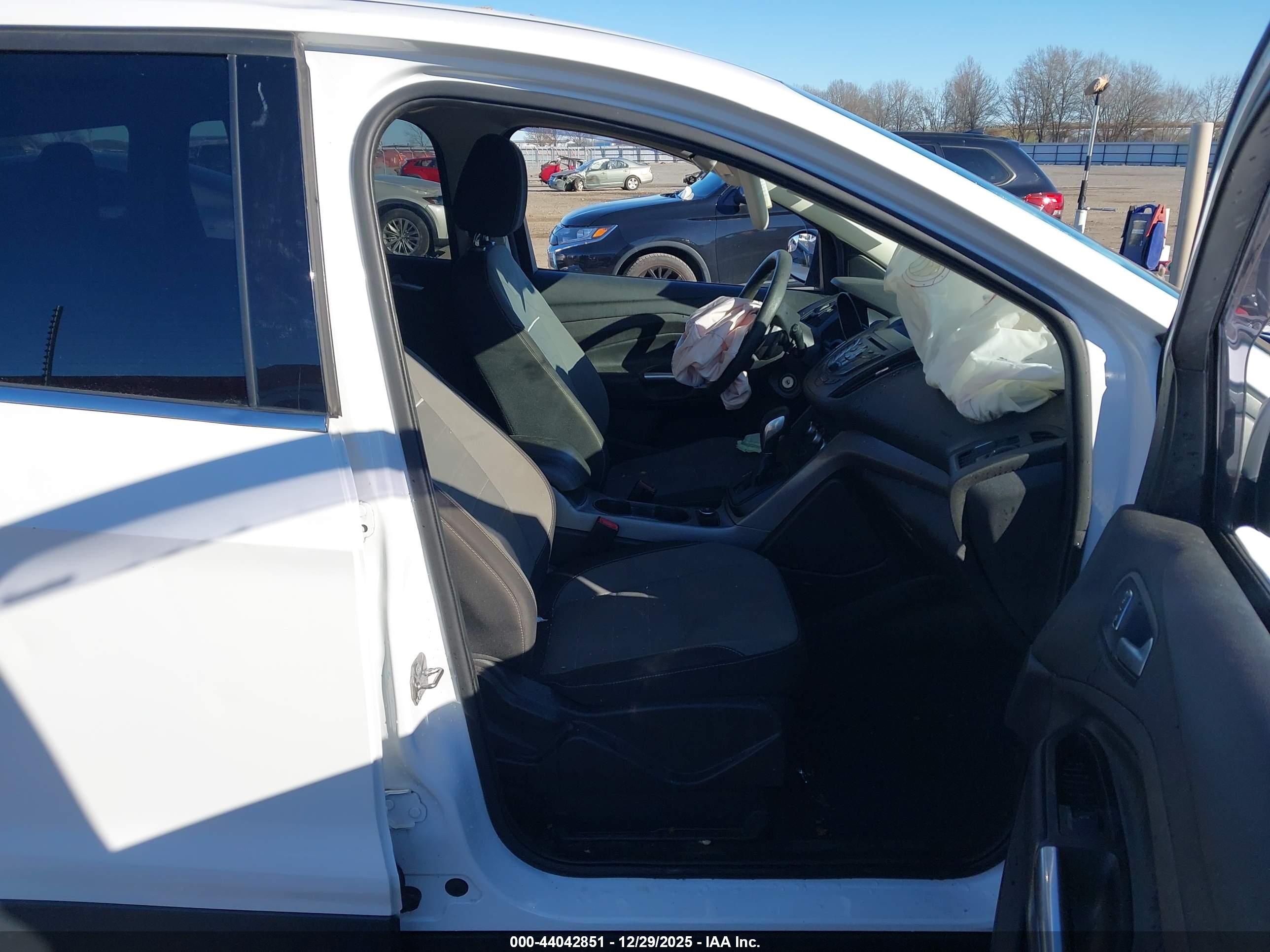 FORD ESCAPE image 5
