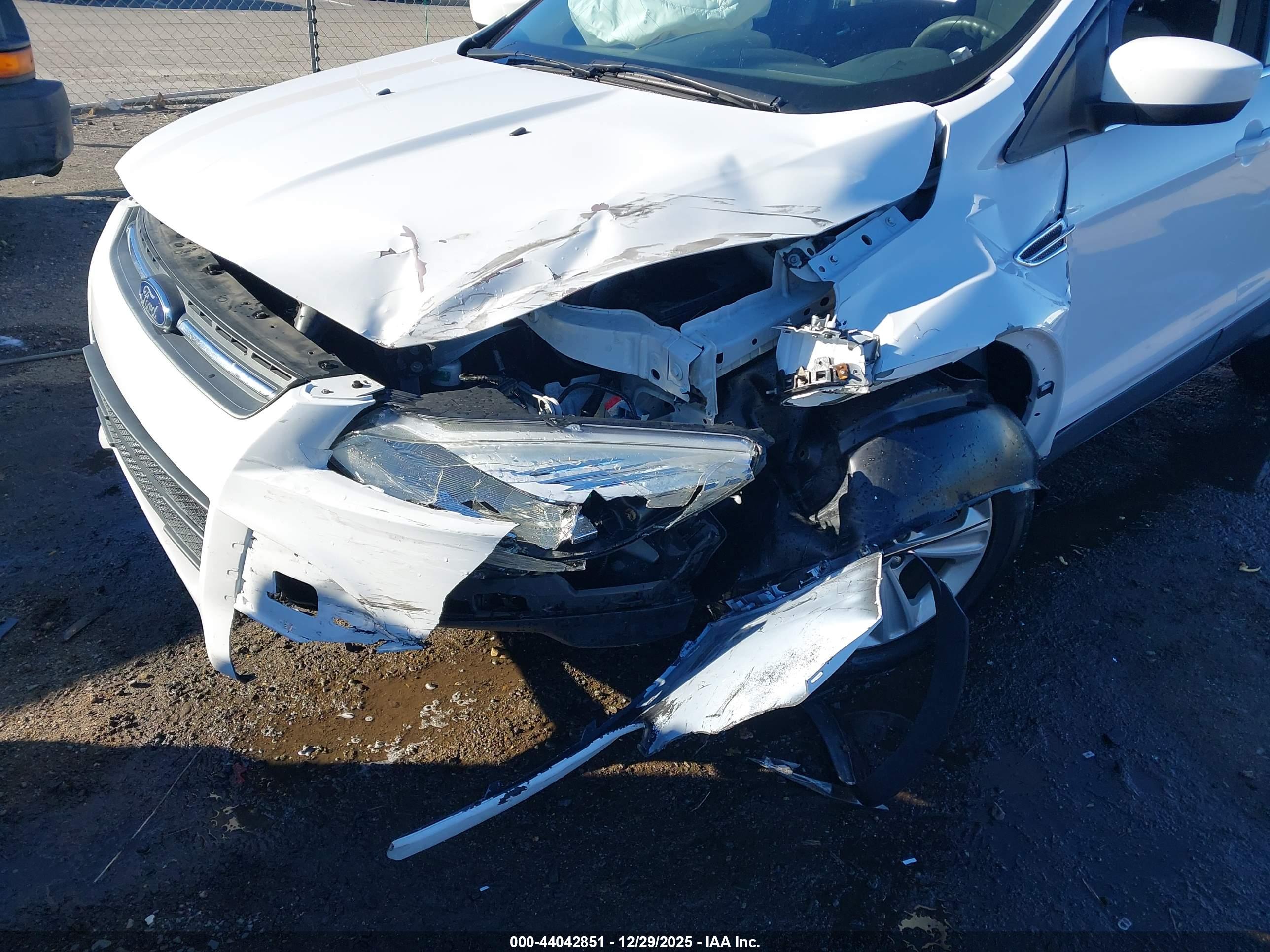 FORD ESCAPE image 6