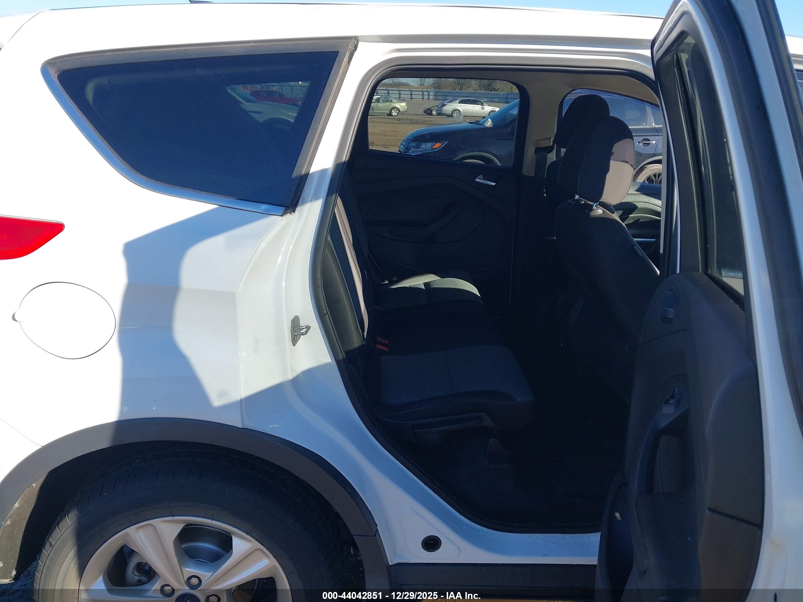 FORD ESCAPE image 8