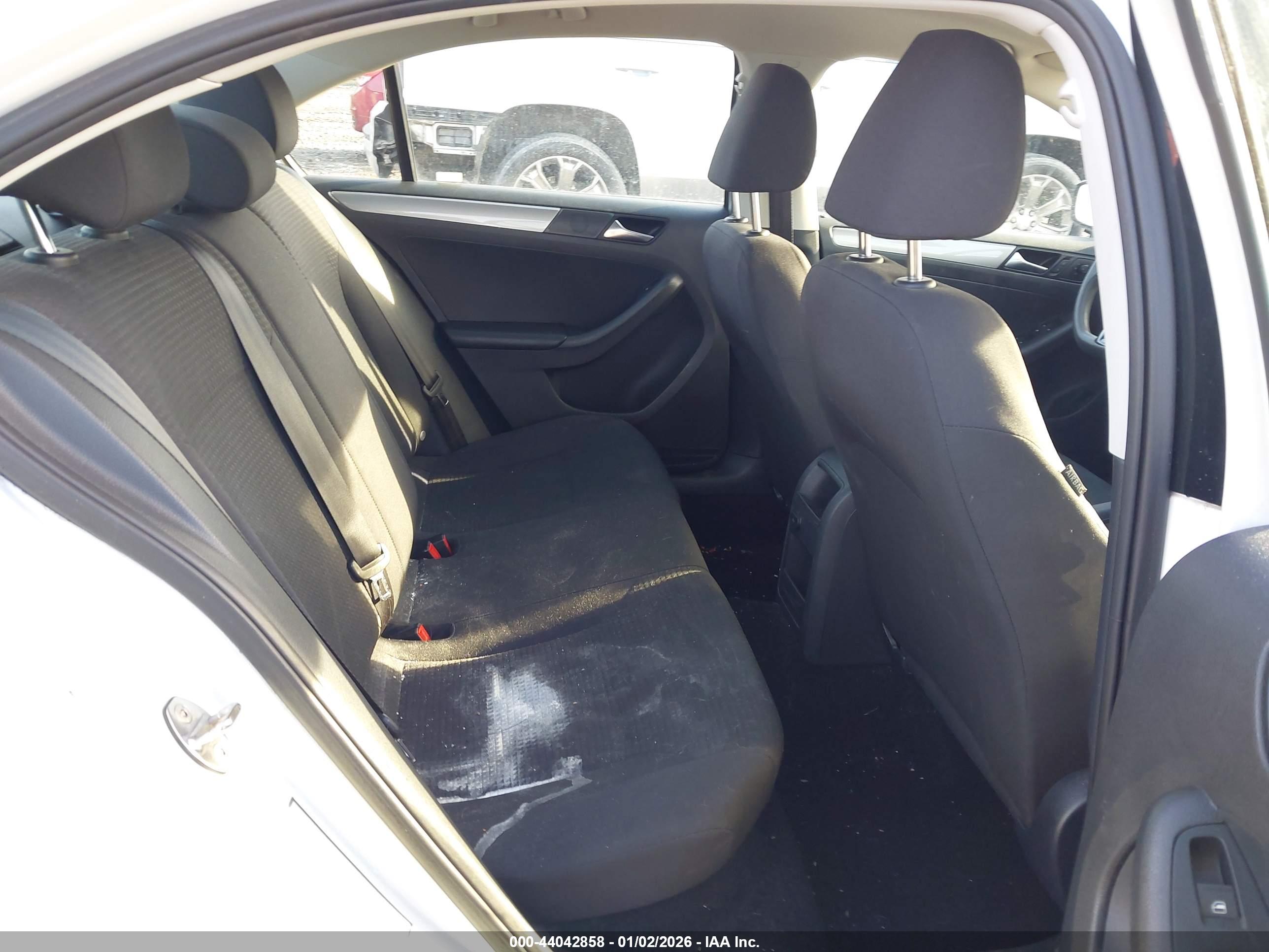 VOLKSWAGEN JETTA image 8