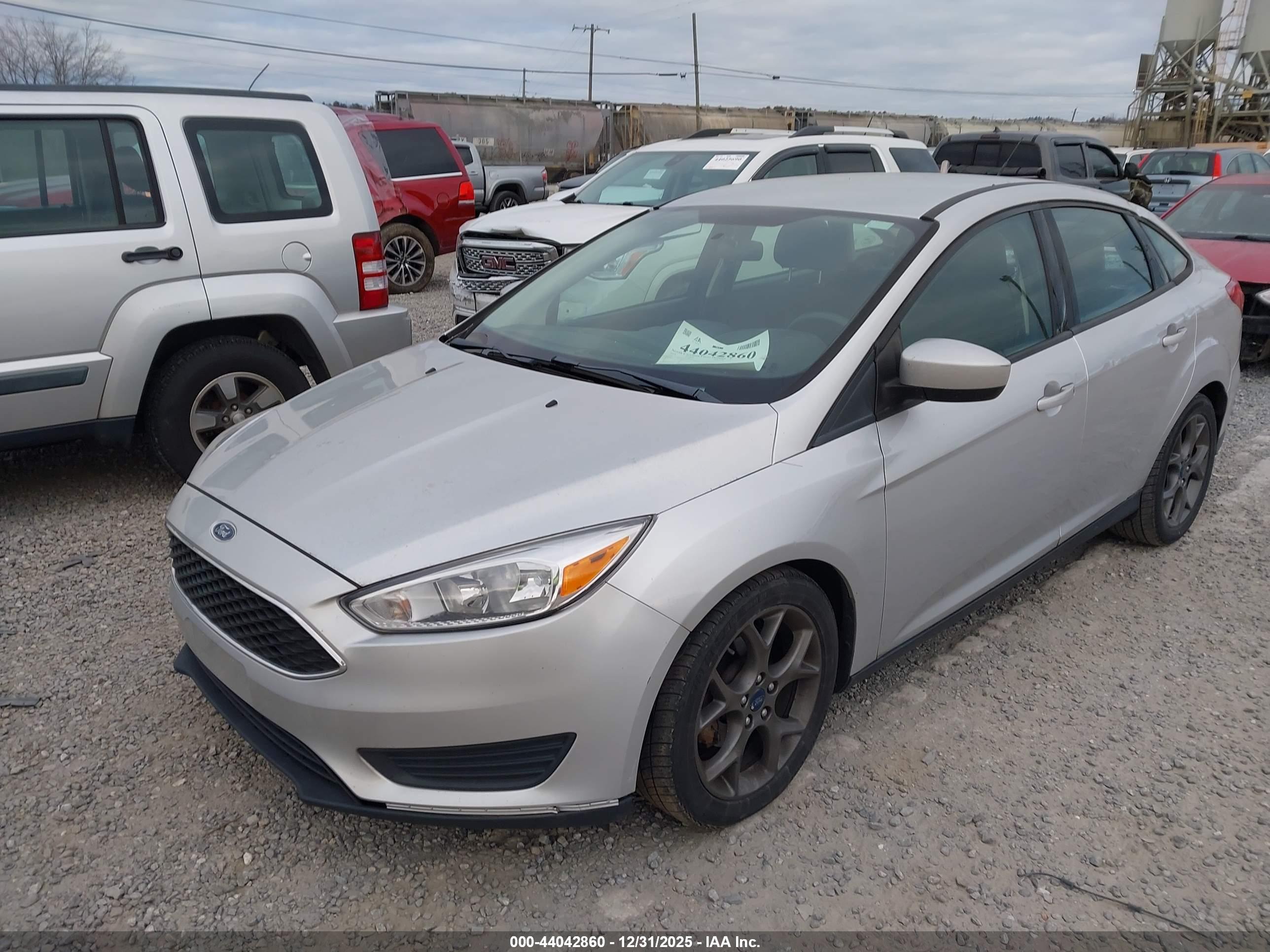 FORD FOCUS image 2