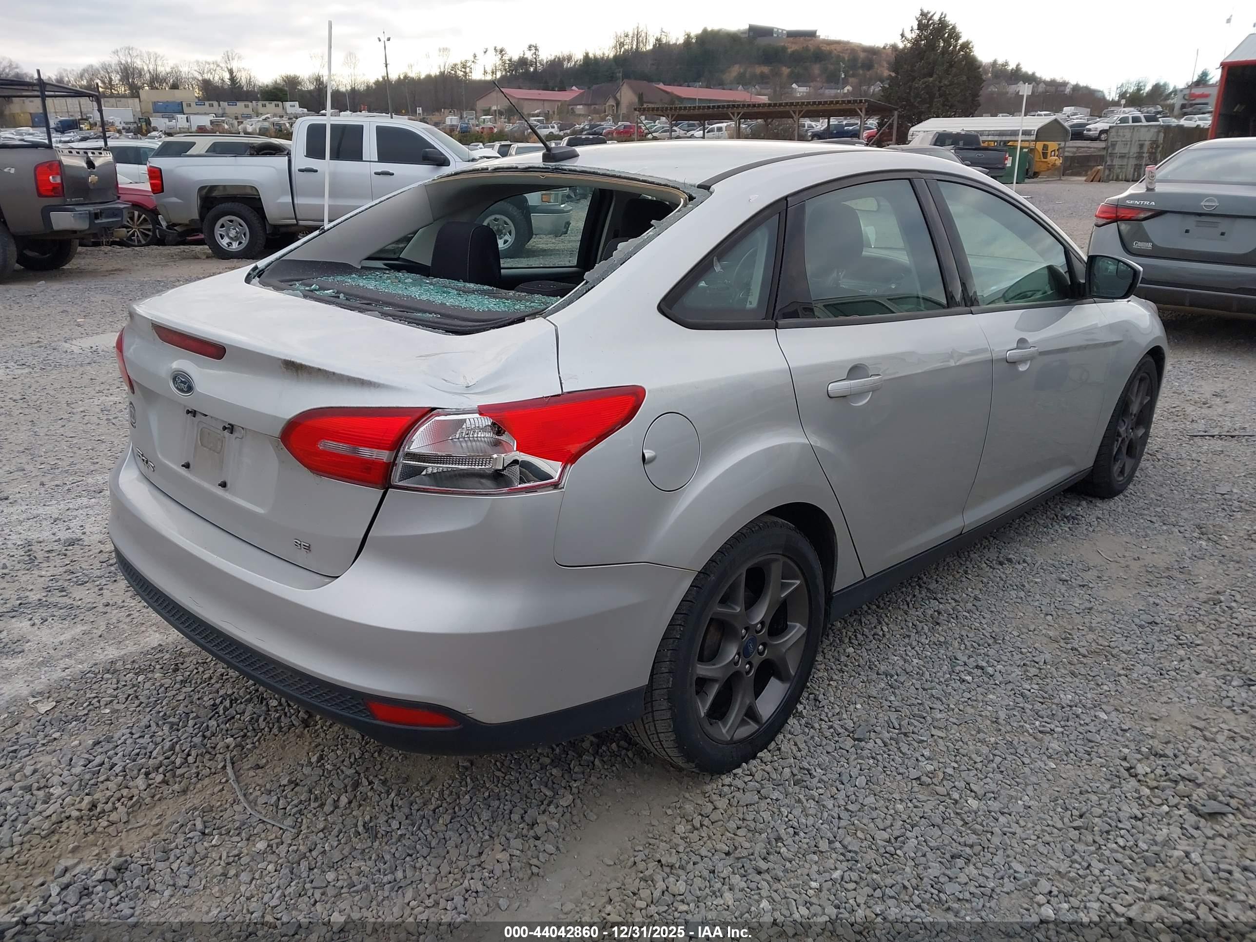 FORD FOCUS image 4