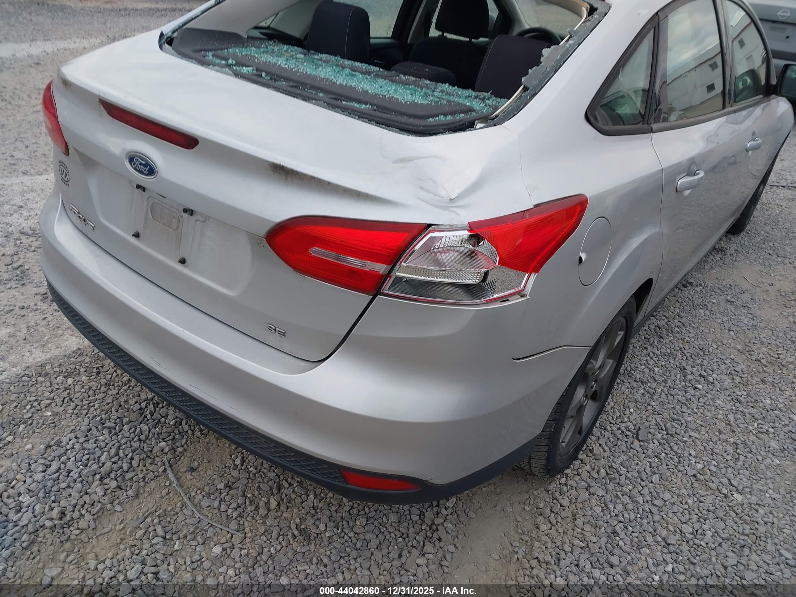 FORD FOCUS image 6