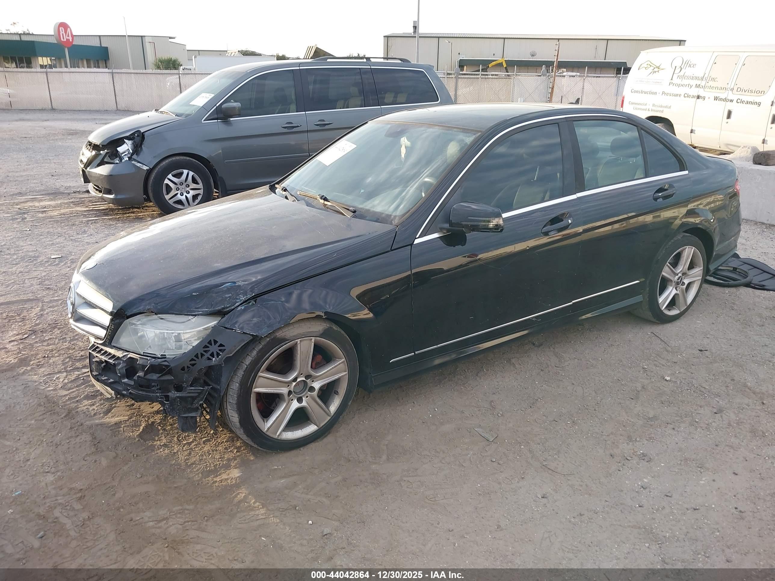 MERCEDES-BENZ C image 2