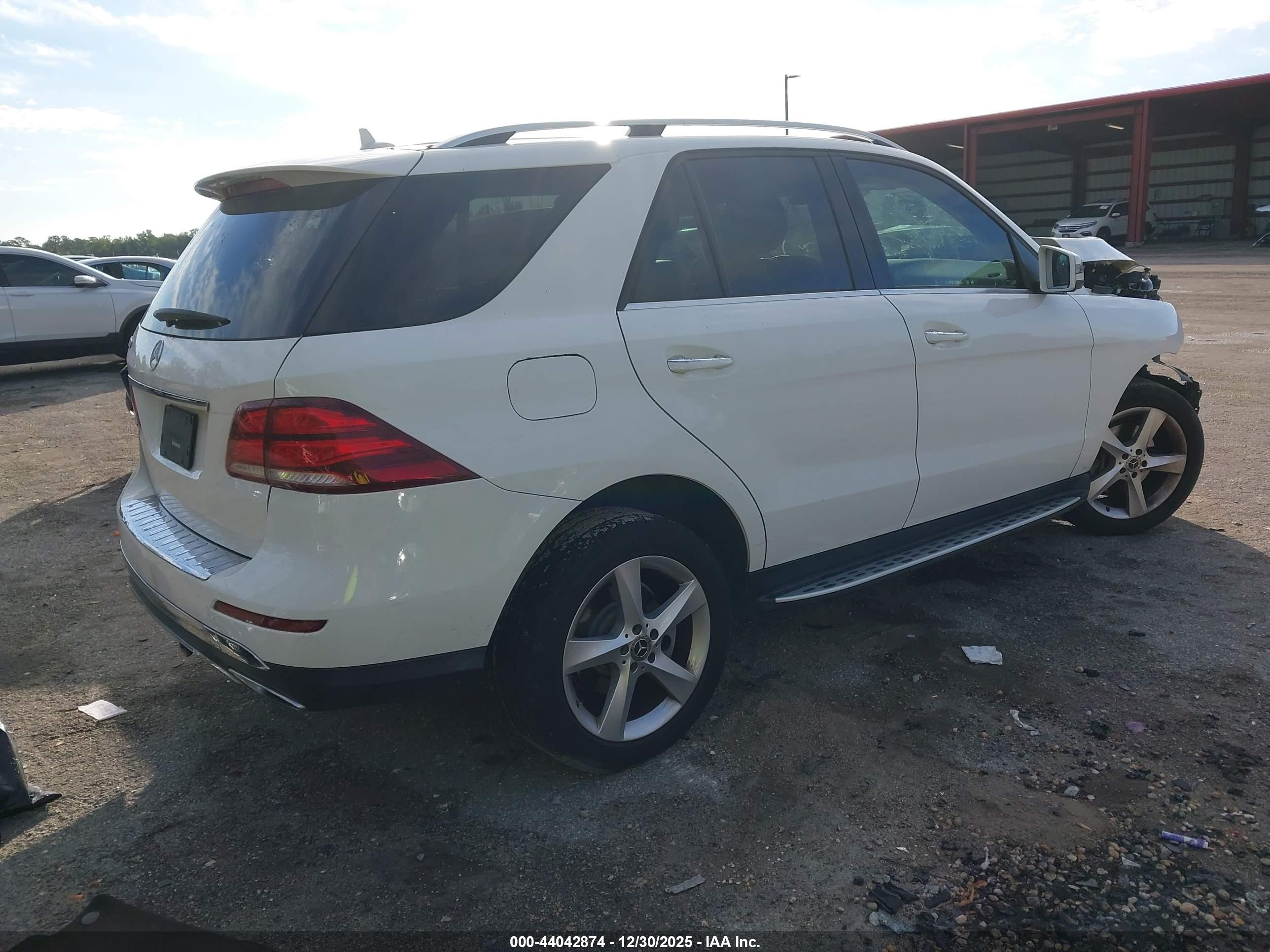 MERCEDES-BENZ GLE image 4