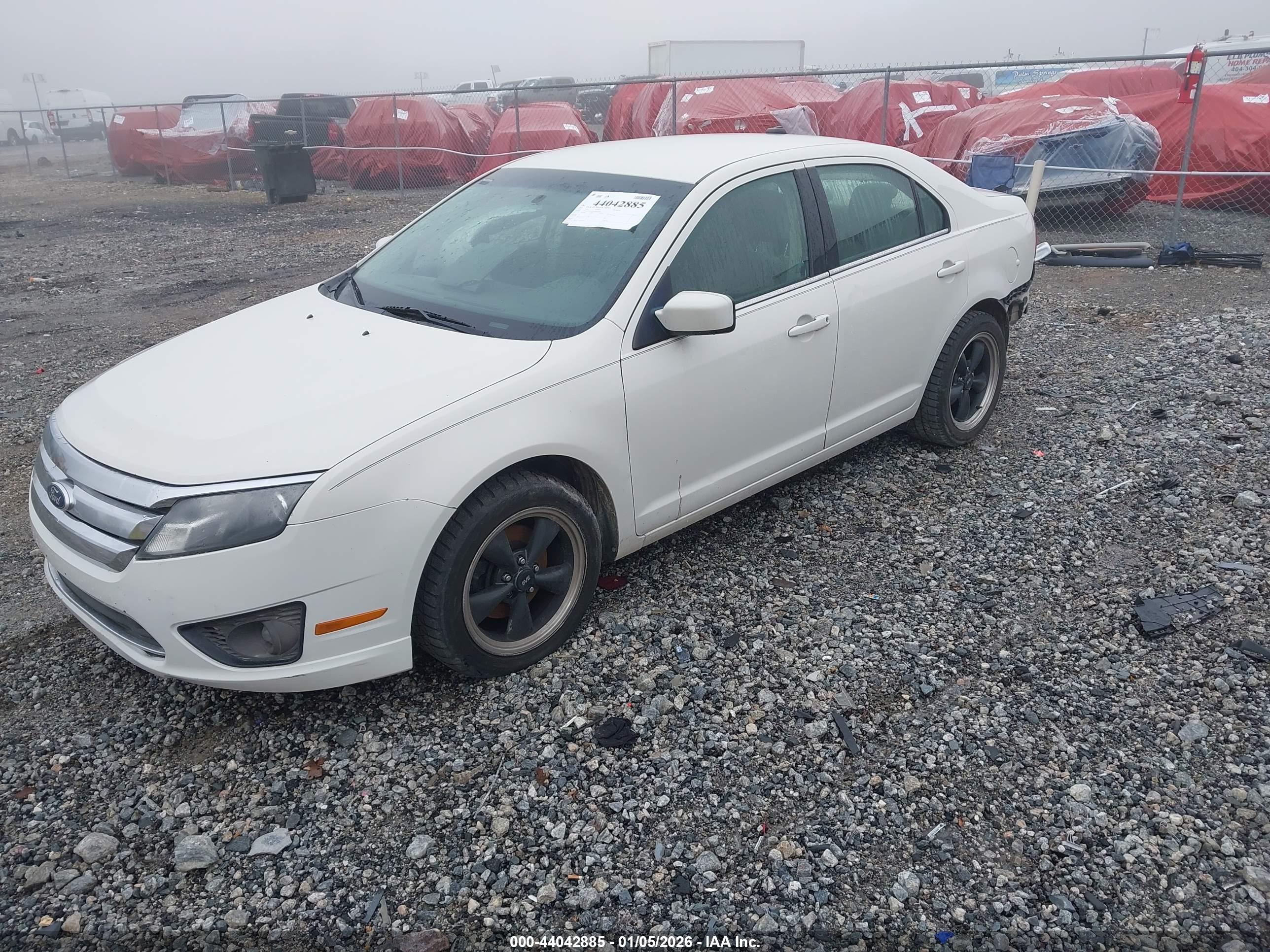FORD FUSION image 2