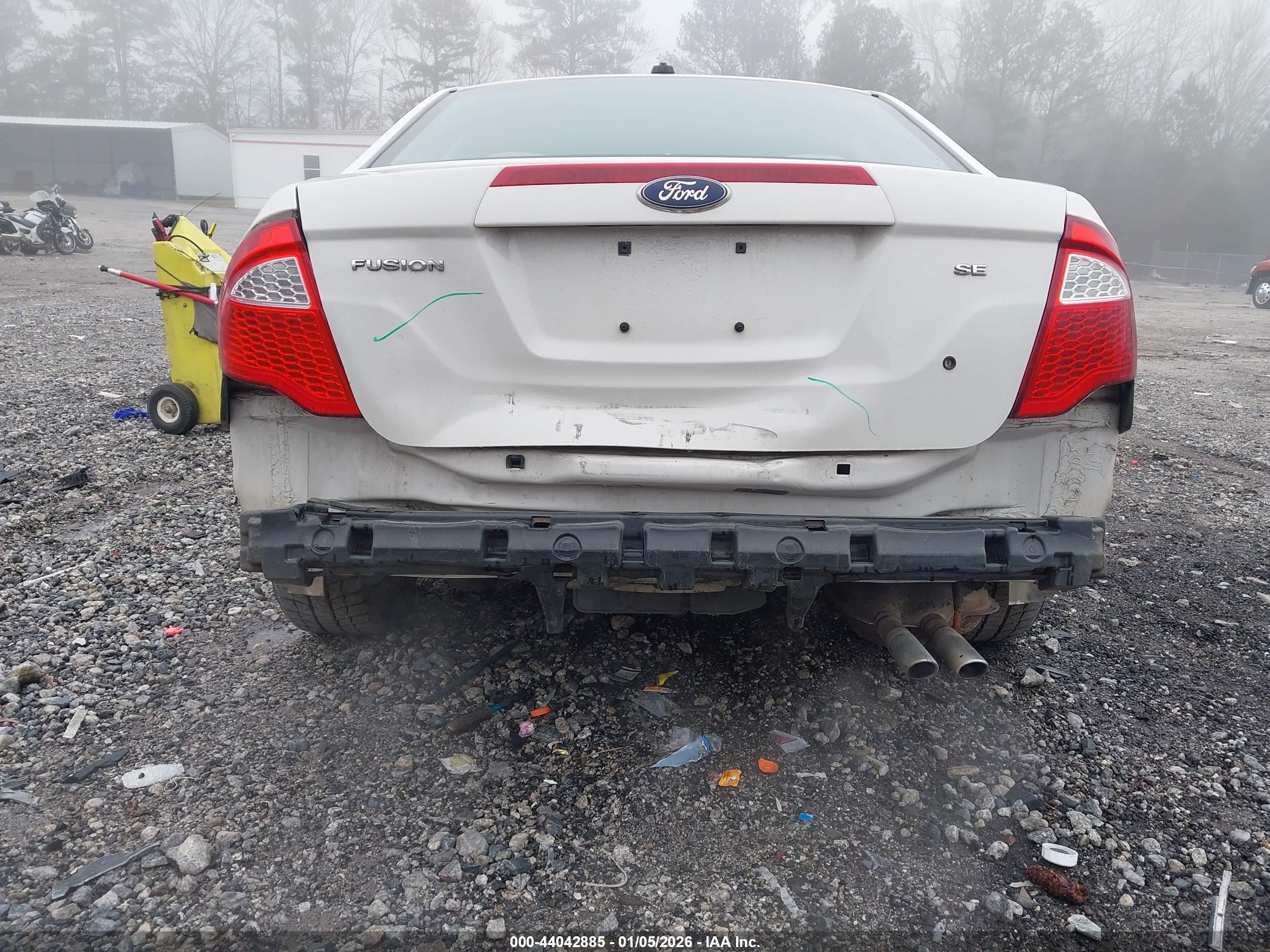 FORD FUSION image 6