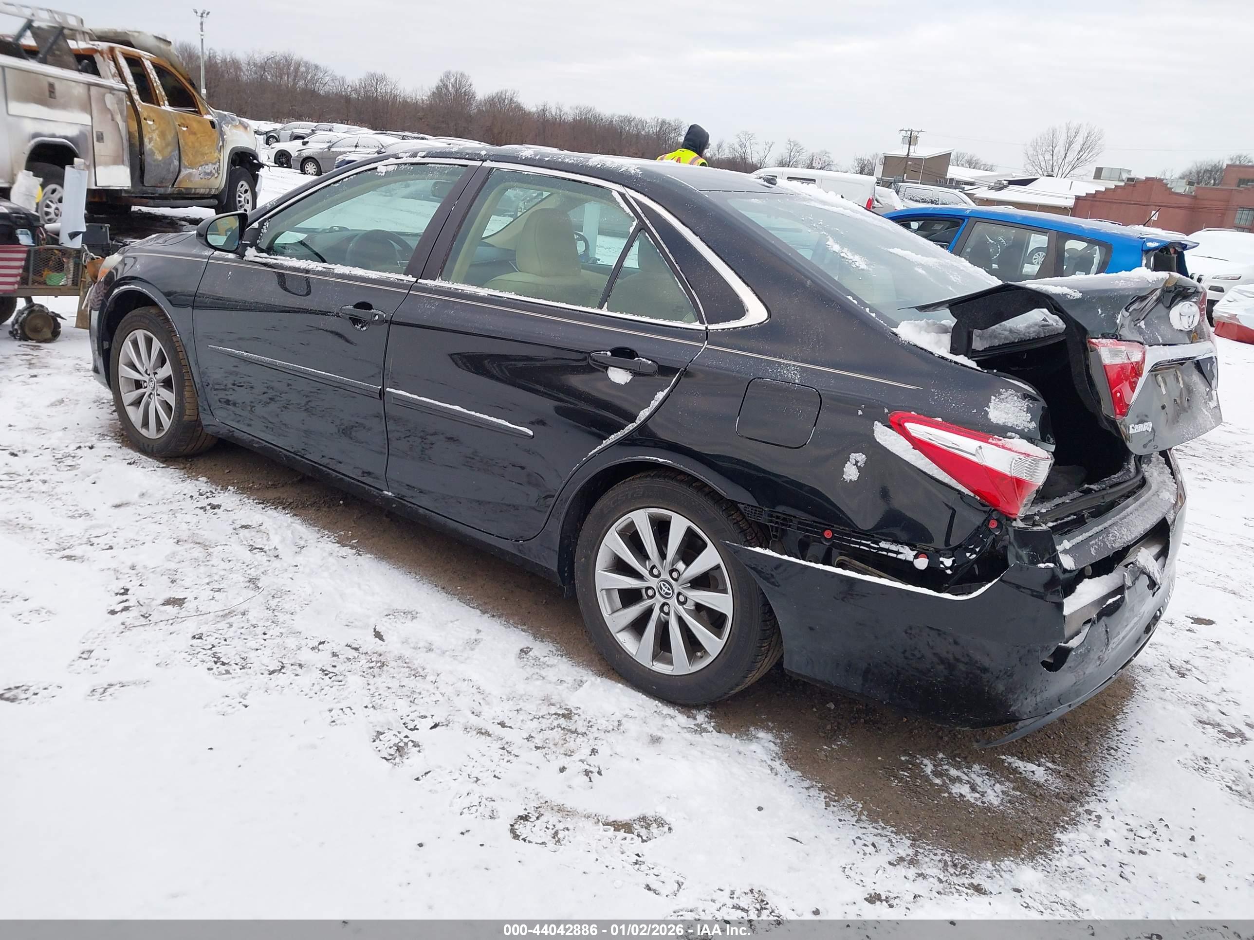 TOYOTA CAMRY image 3