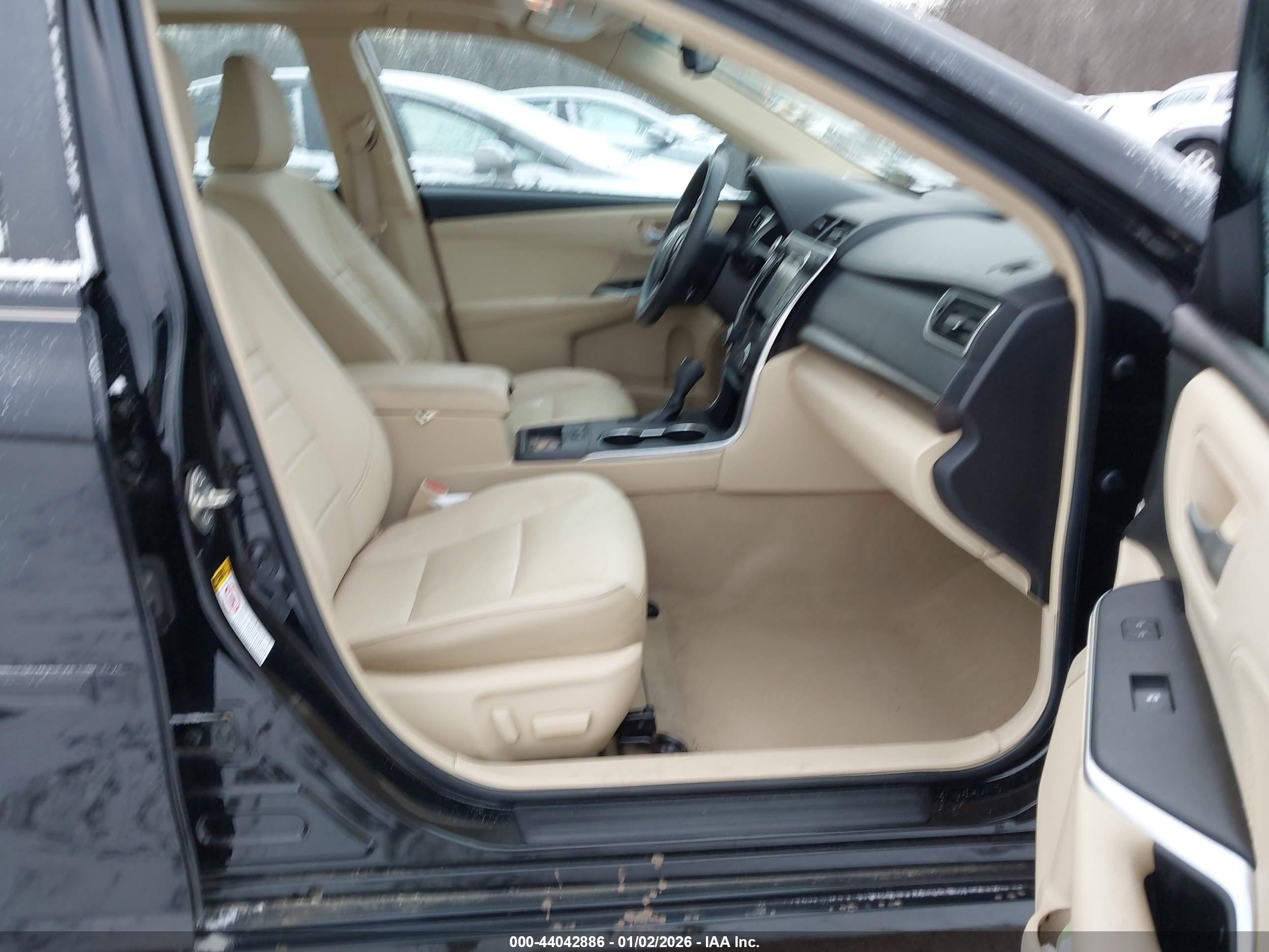 TOYOTA CAMRY image 5