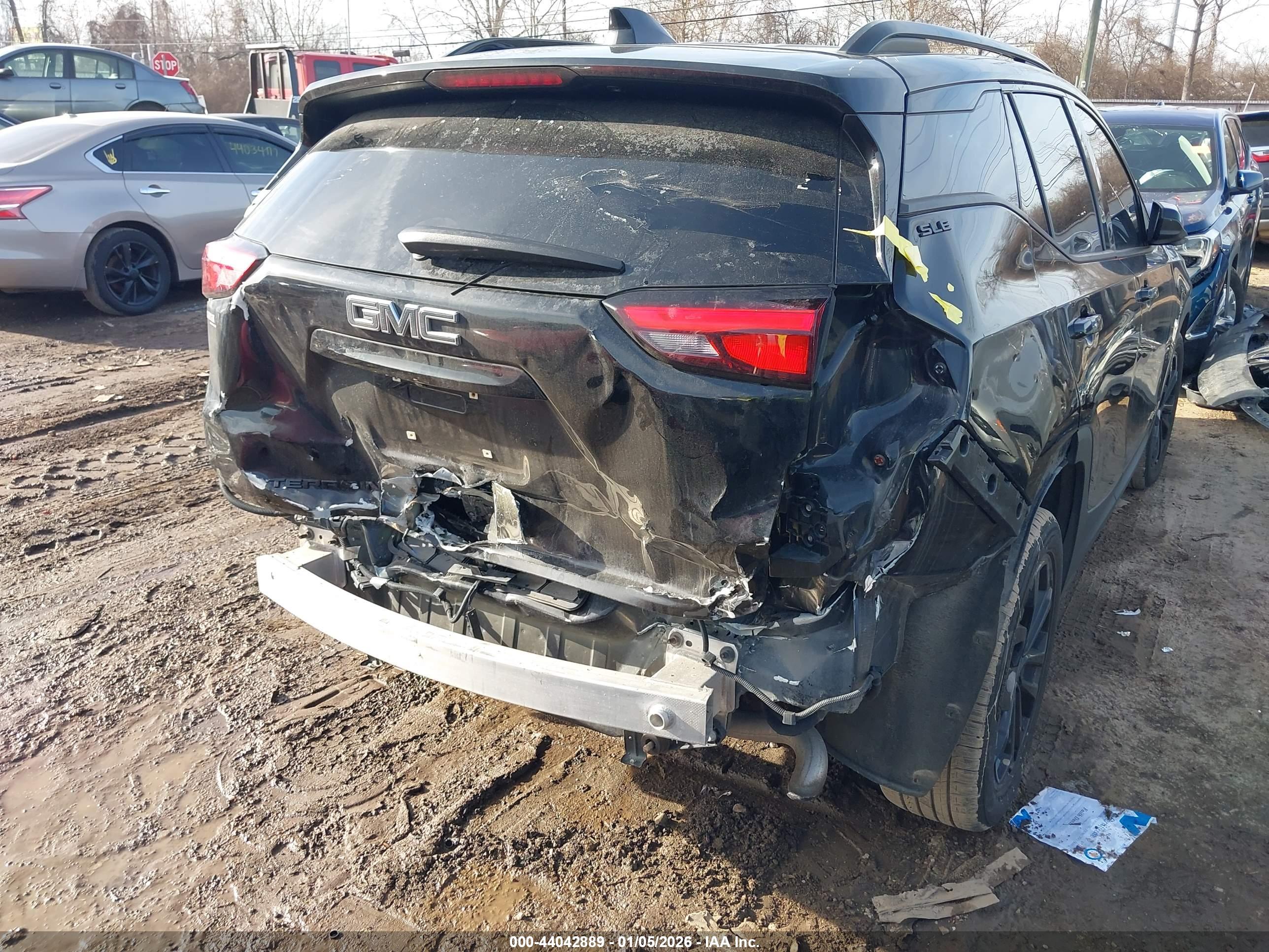 GMC TERRAIN image 6