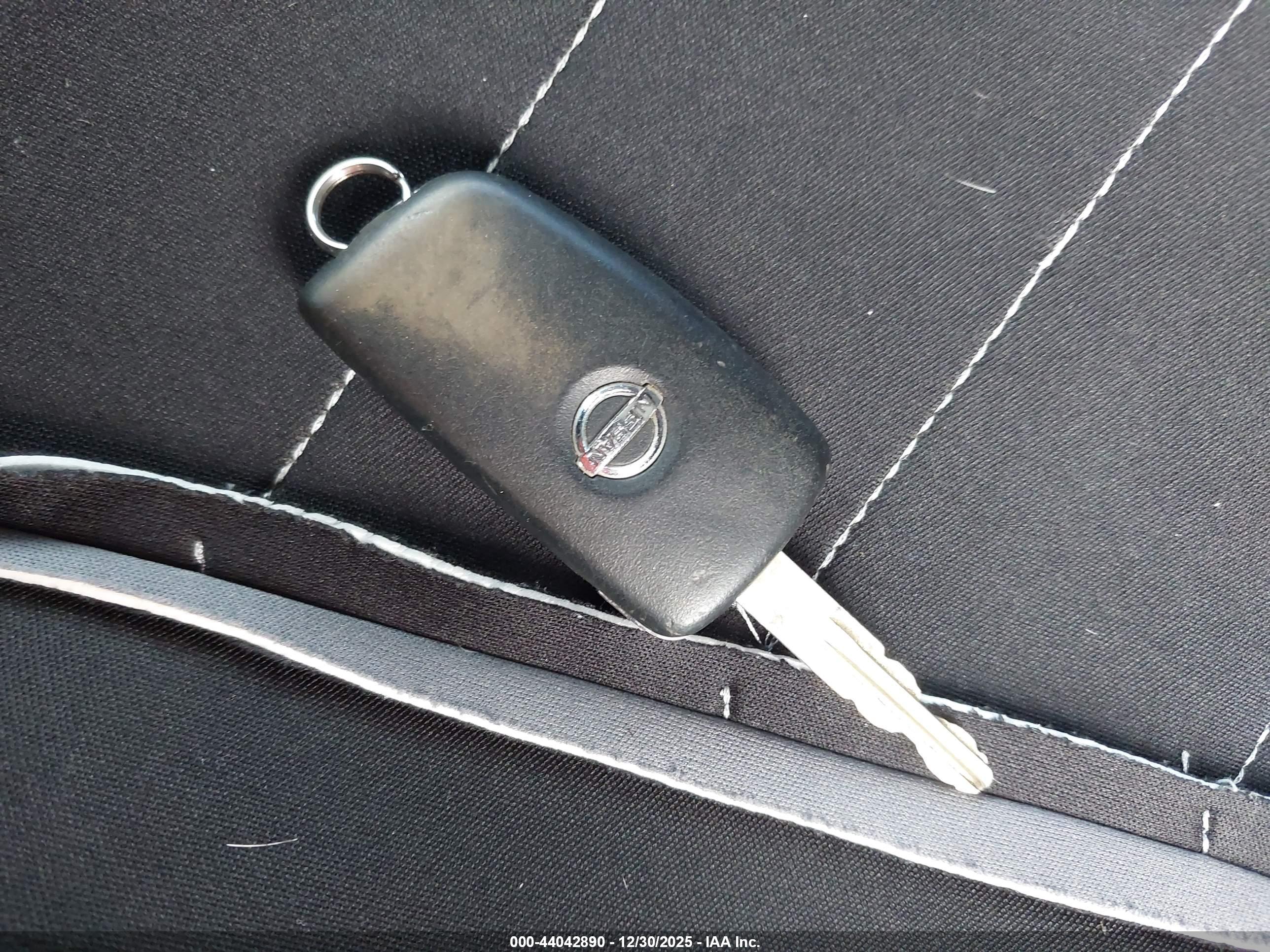 NISSAN ROGUE image 11
