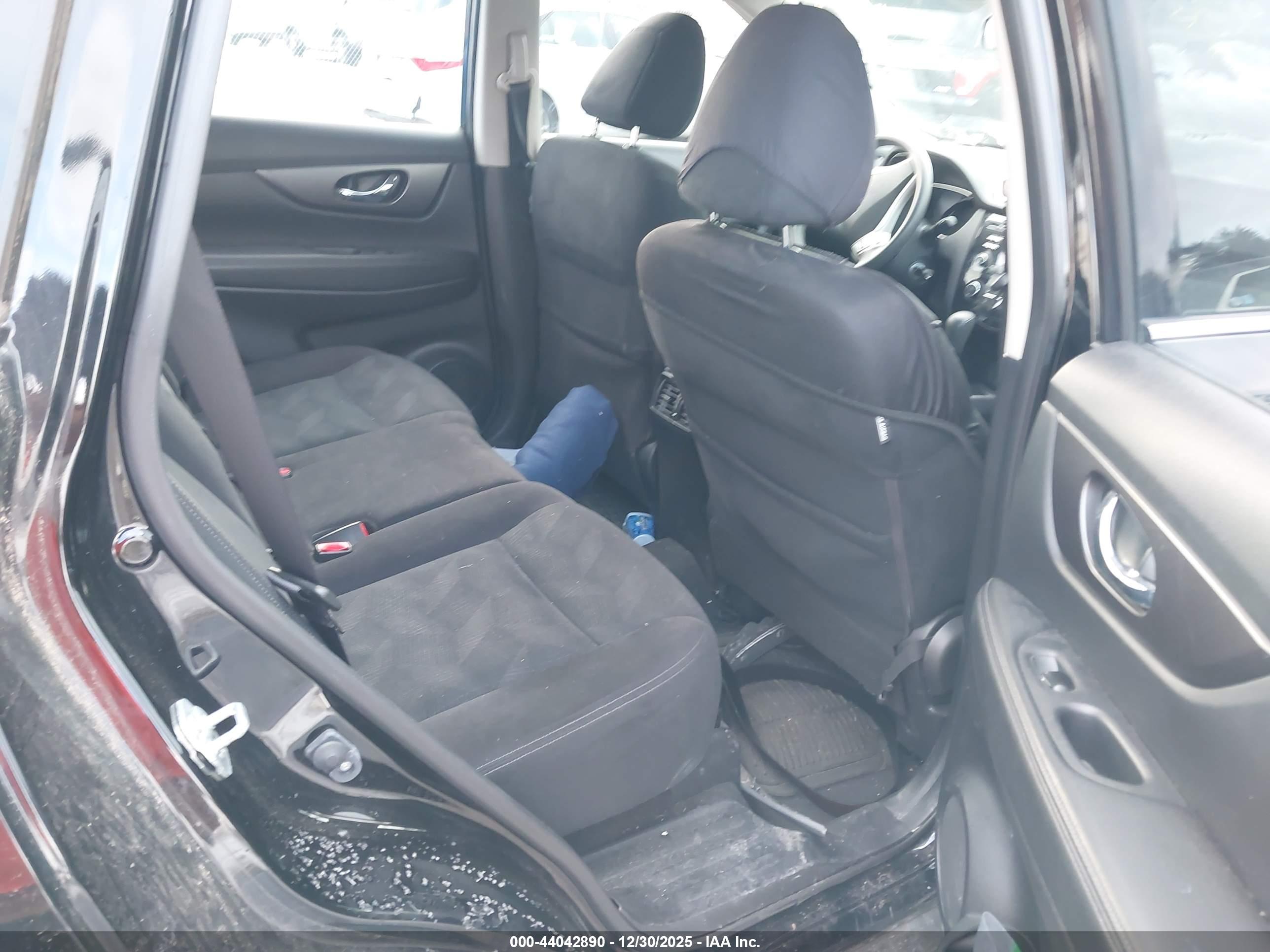 NISSAN ROGUE image 8