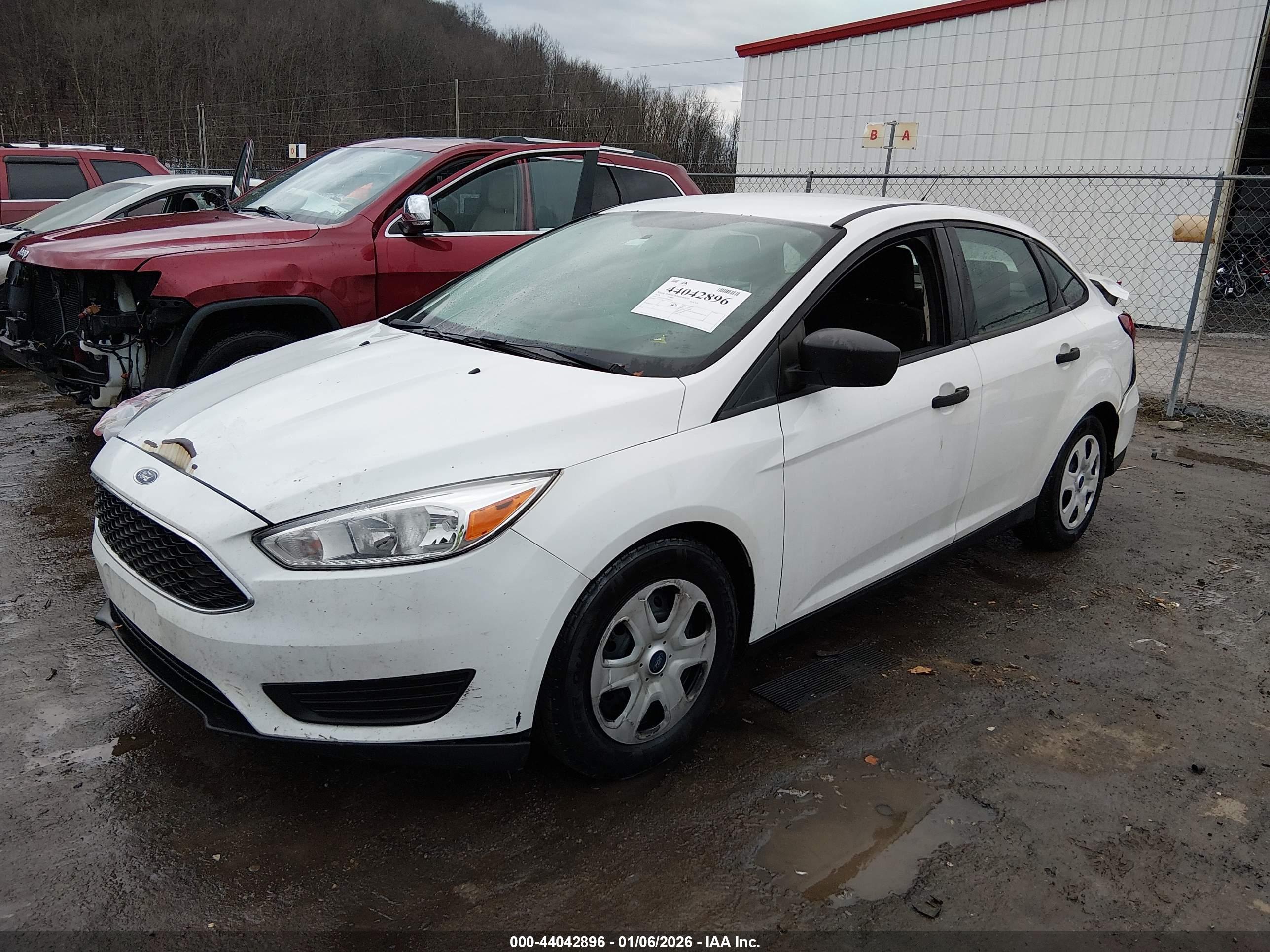 FORD FOCUS image 2