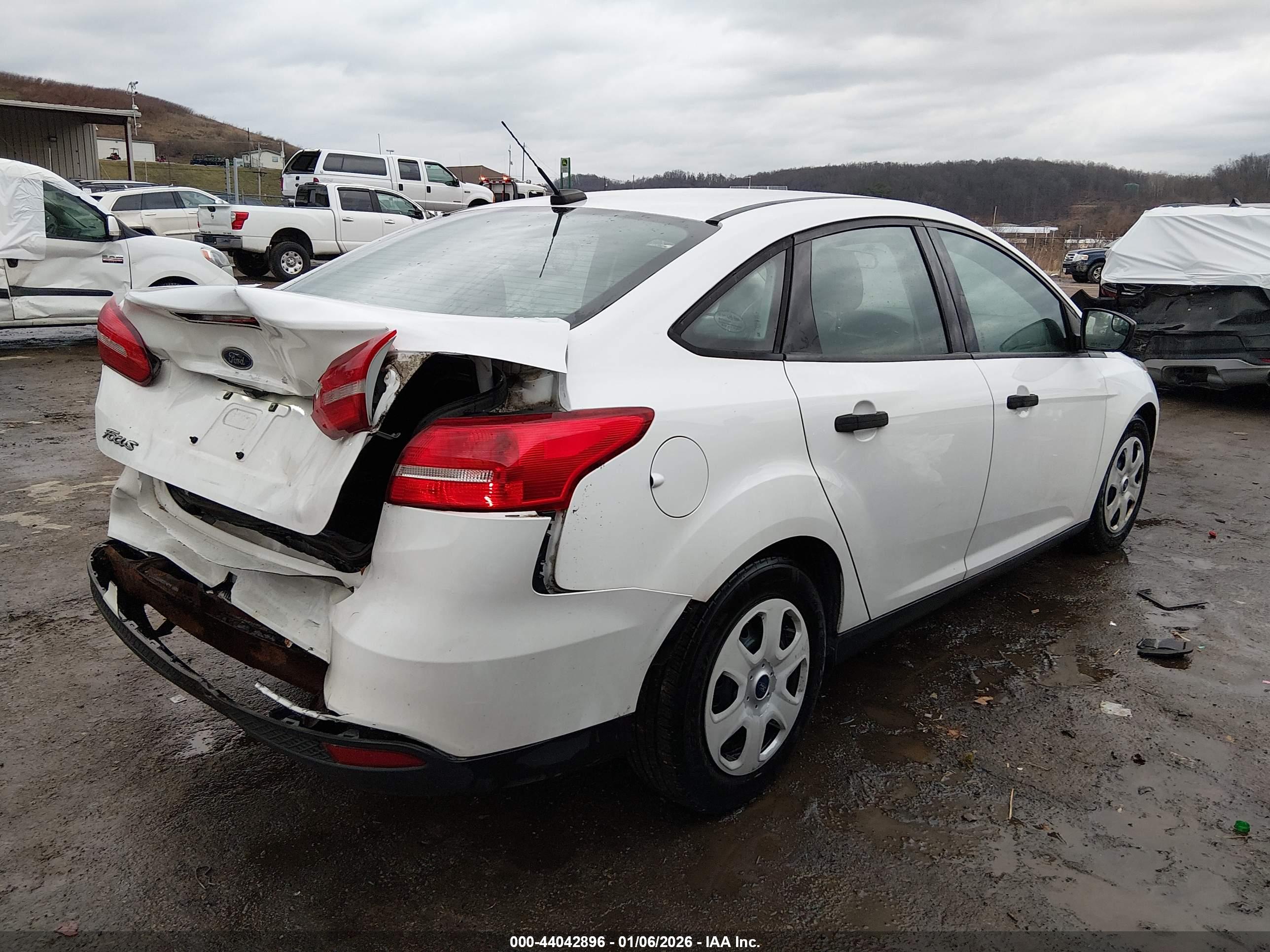 FORD FOCUS image 4