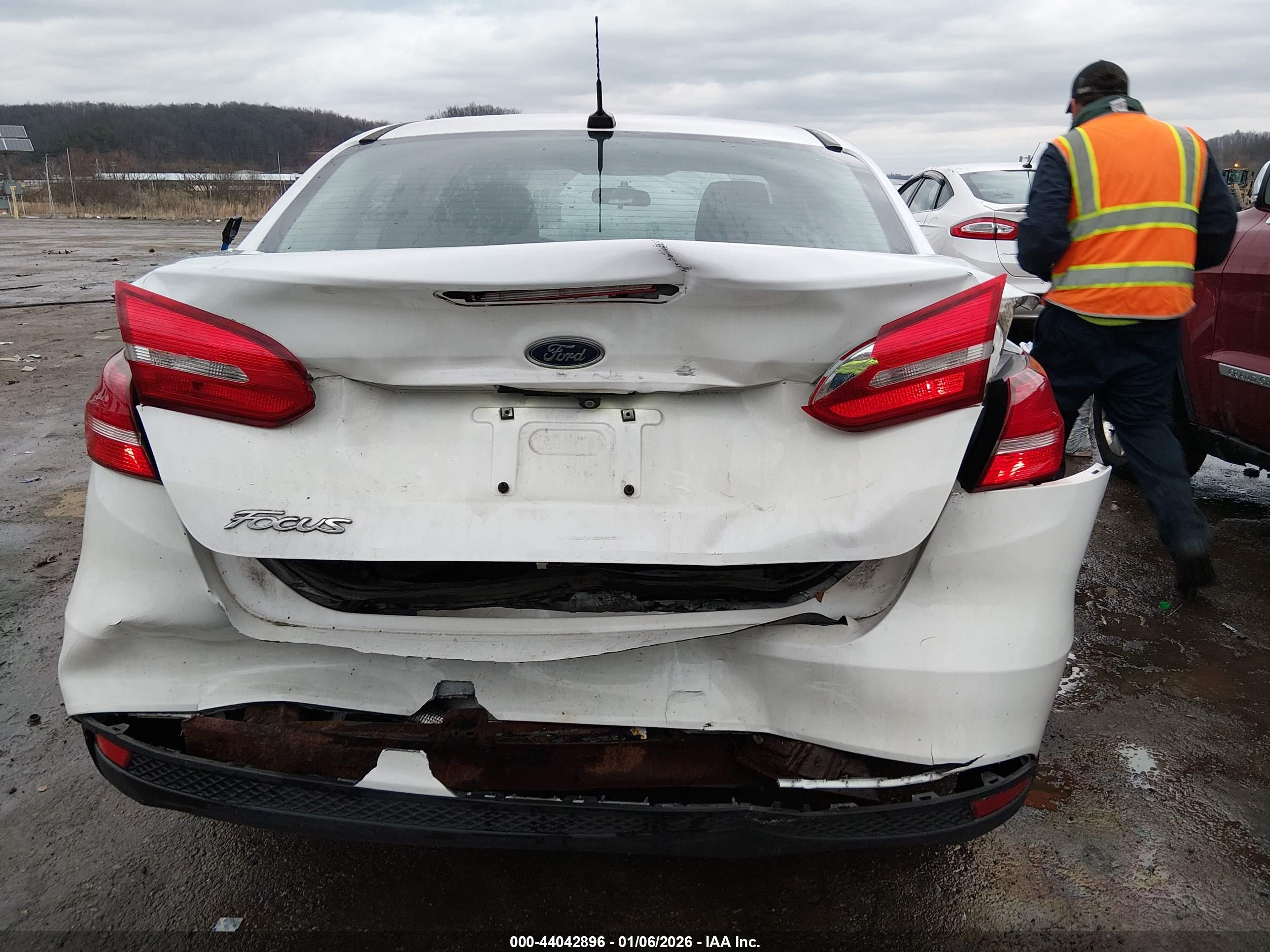 FORD FOCUS image 6