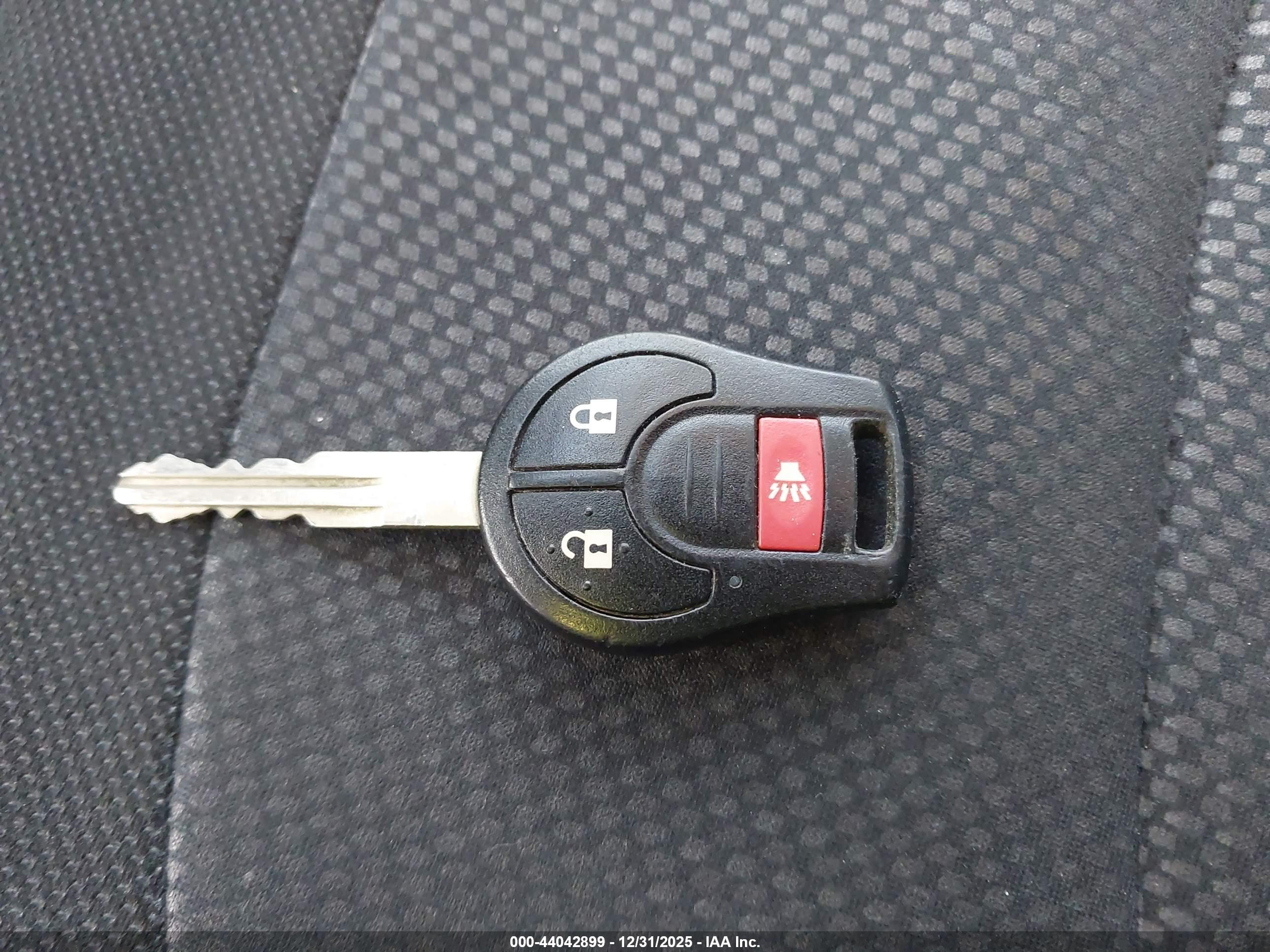 NISSAN ROGUE image 11