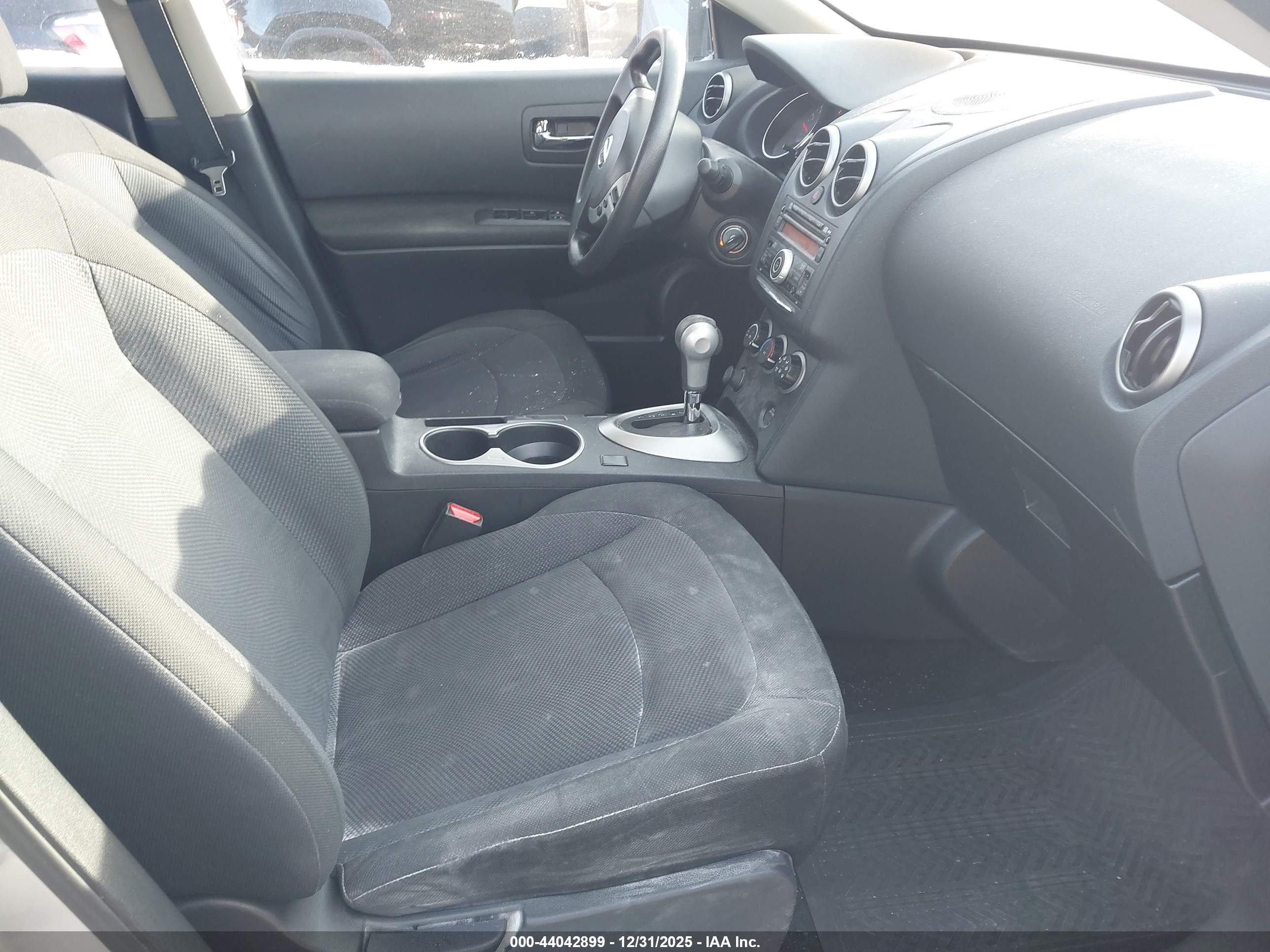 NISSAN ROGUE image 5