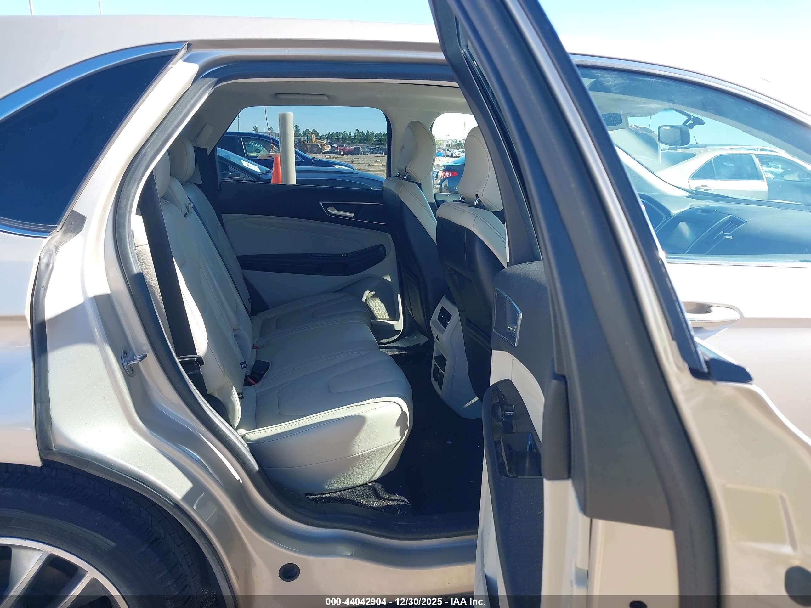 FORD EDGE image 8