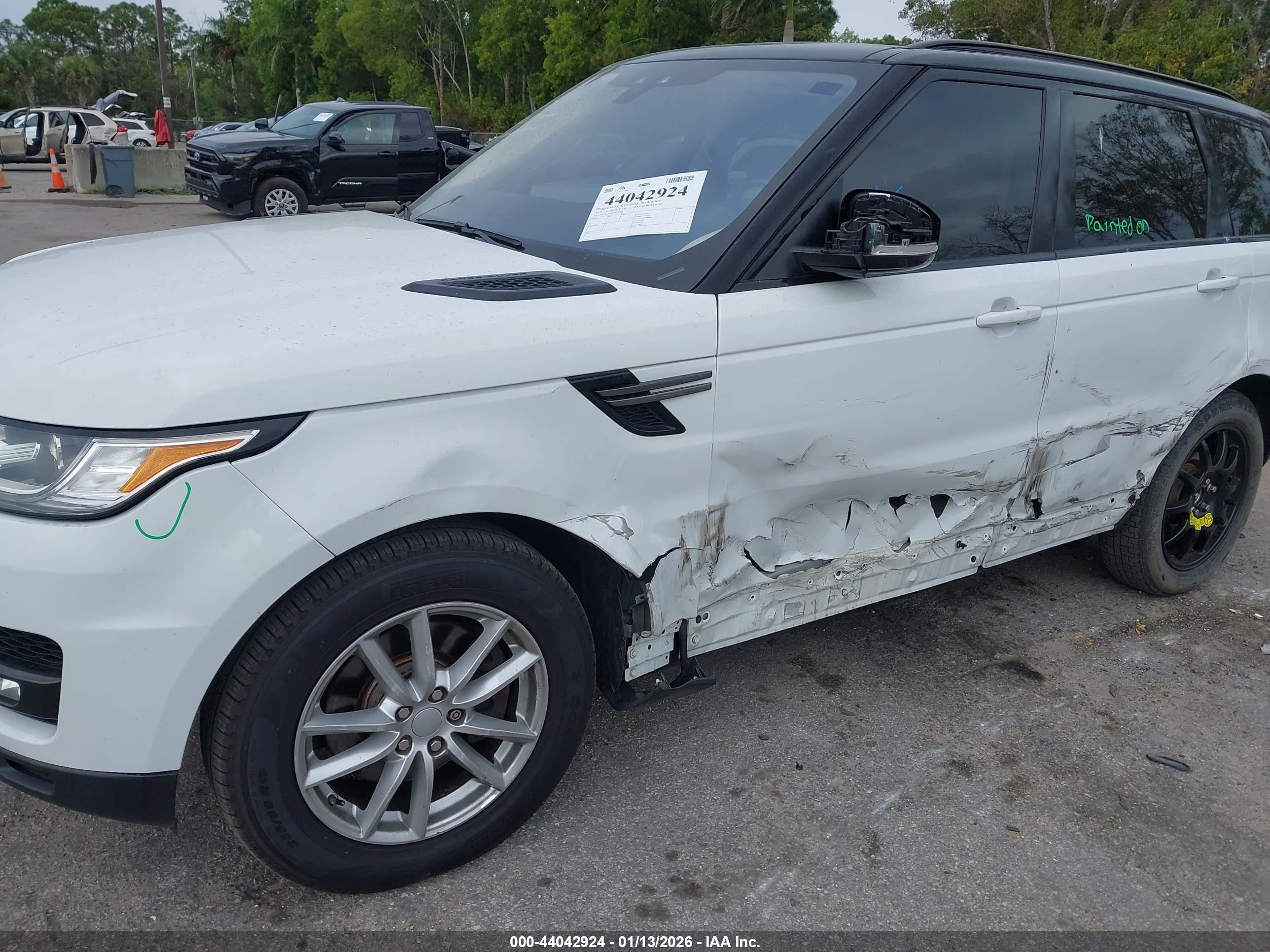 LAND ROVER image 6
