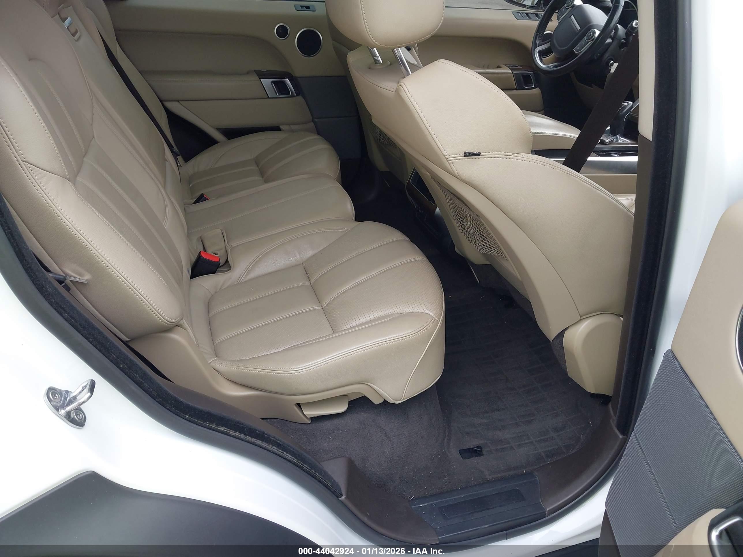 LAND ROVER image 8