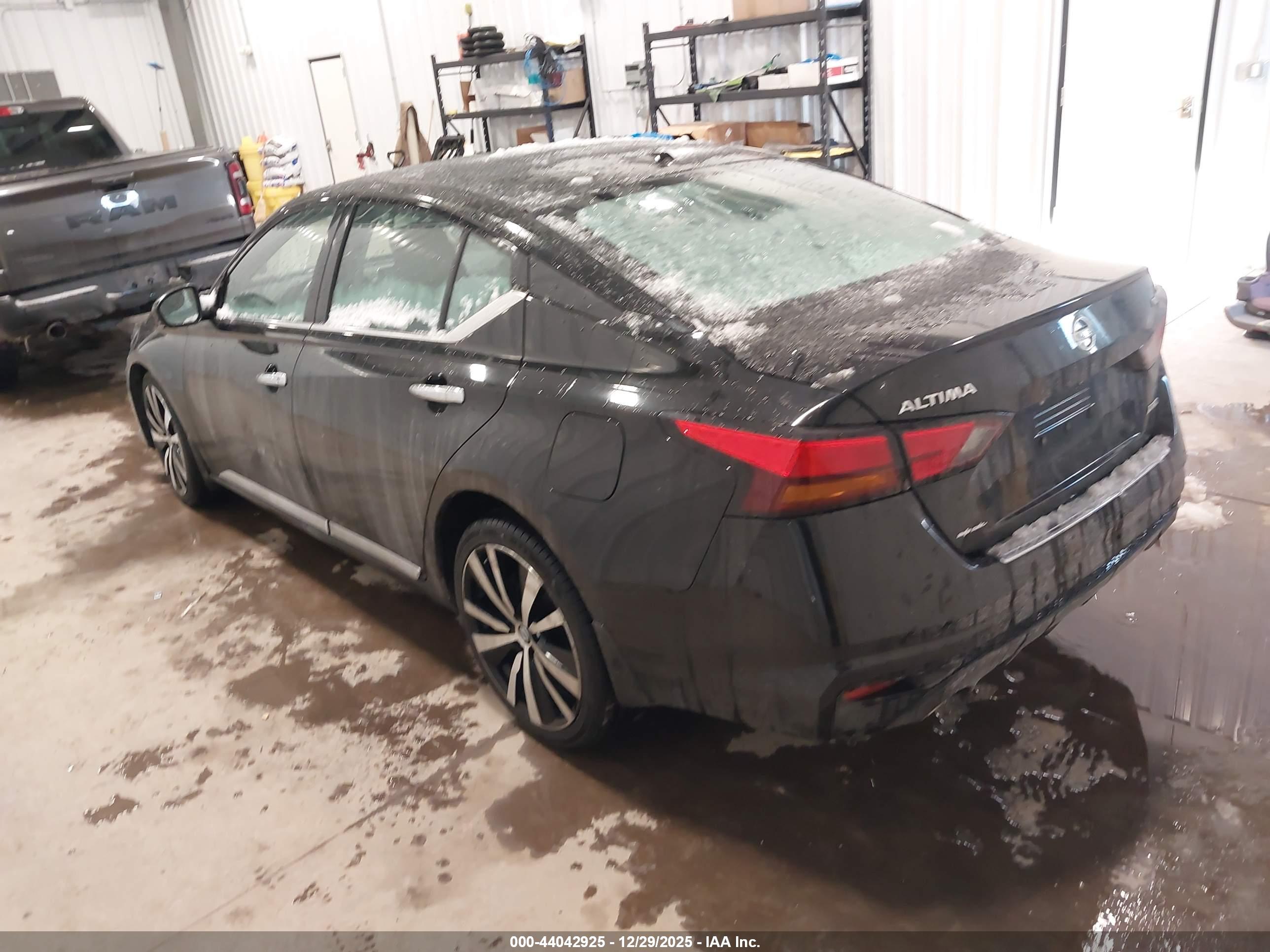 NISSAN ALTIMA image 3