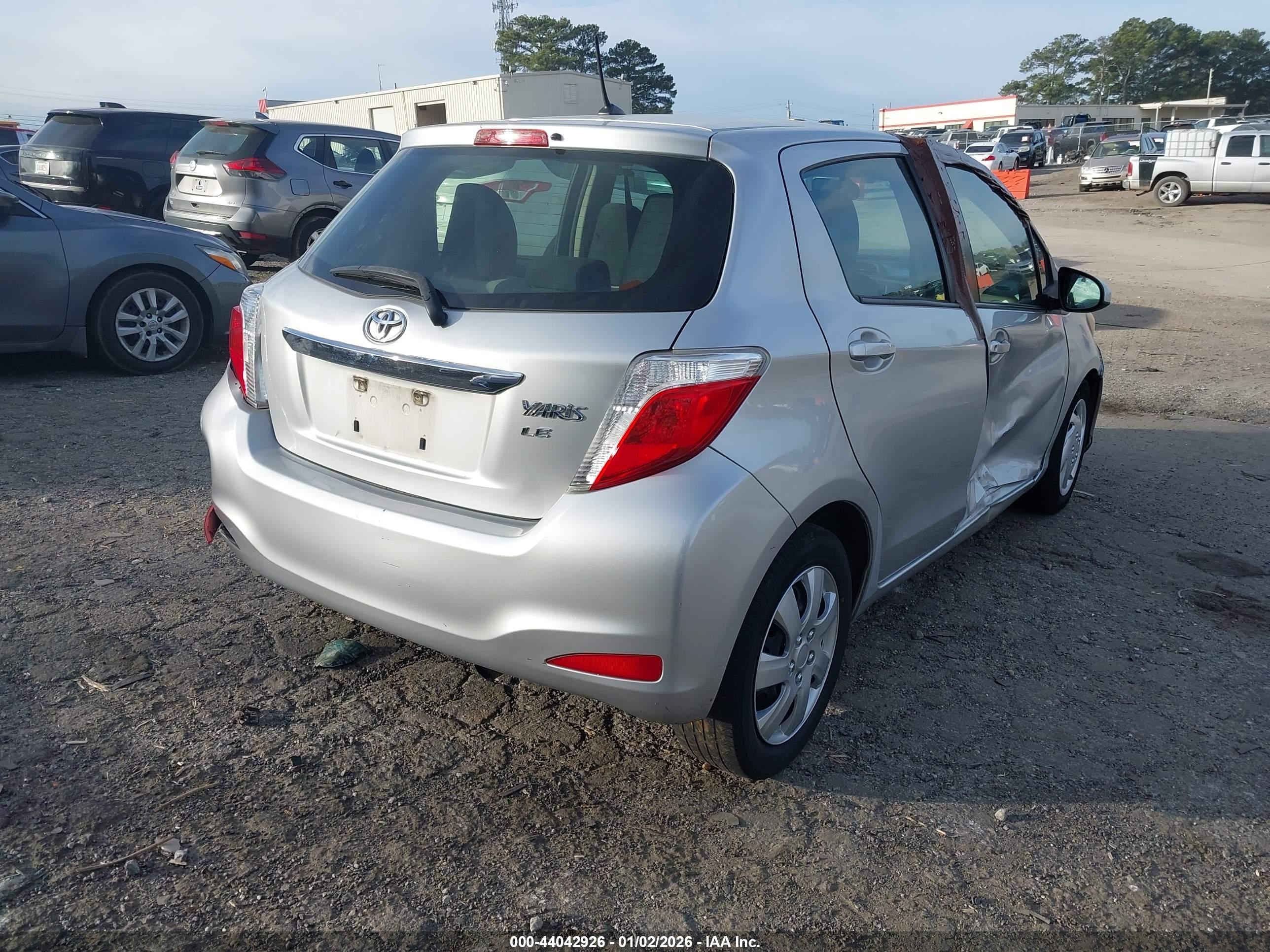 TOYOTA YARIS image 4