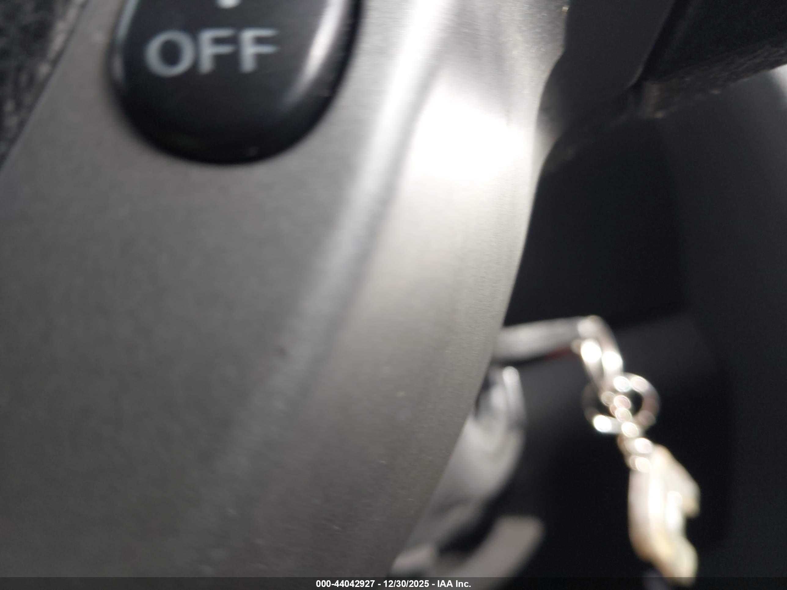 NISSAN ROGUE image 11