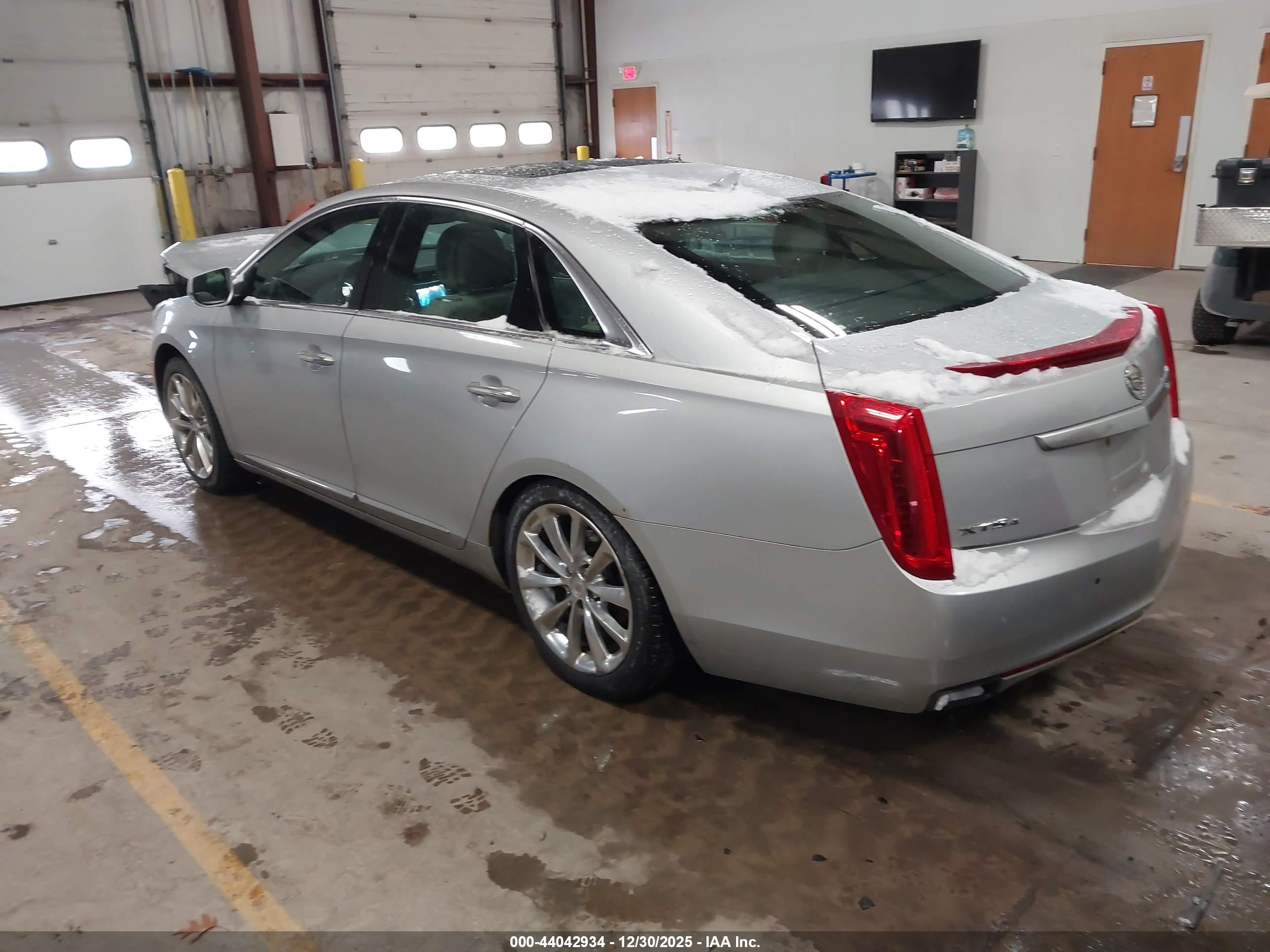 CADILLAC XTS image 3